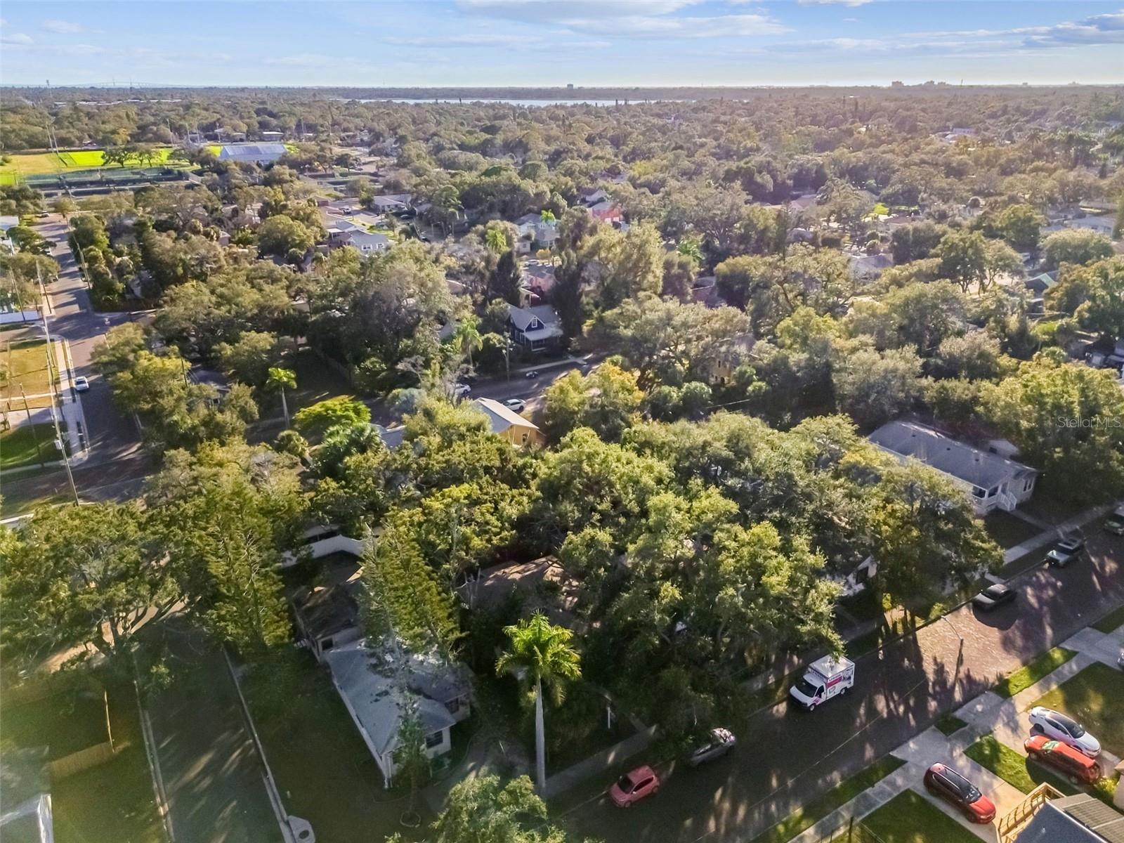 610 16TH AVE S, ST PETERSBURG, FL — photo 33