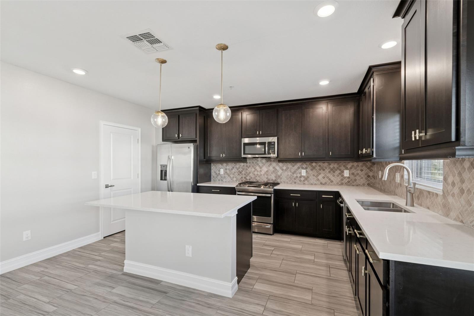 4921 W PAUL AVE #4, TAMPA, FL — photo 24