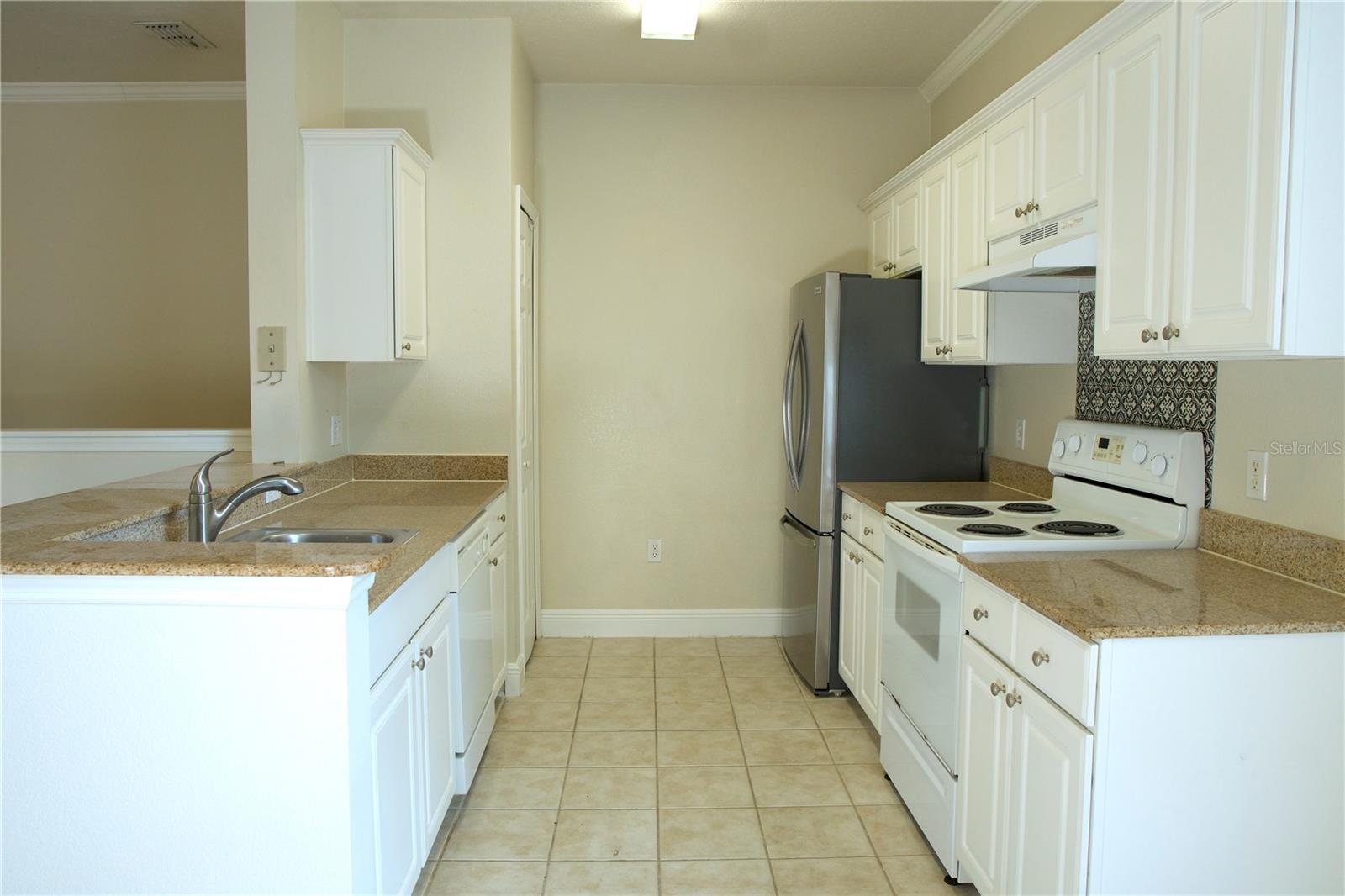 233 SOUTHERN PECAN CIR #101, WINTER GARDEN, FL — photo 2