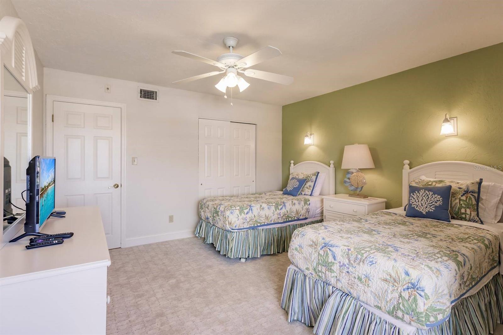 1125 W PEPPERTREE DR #605, SARASOTA, FL — photo 43