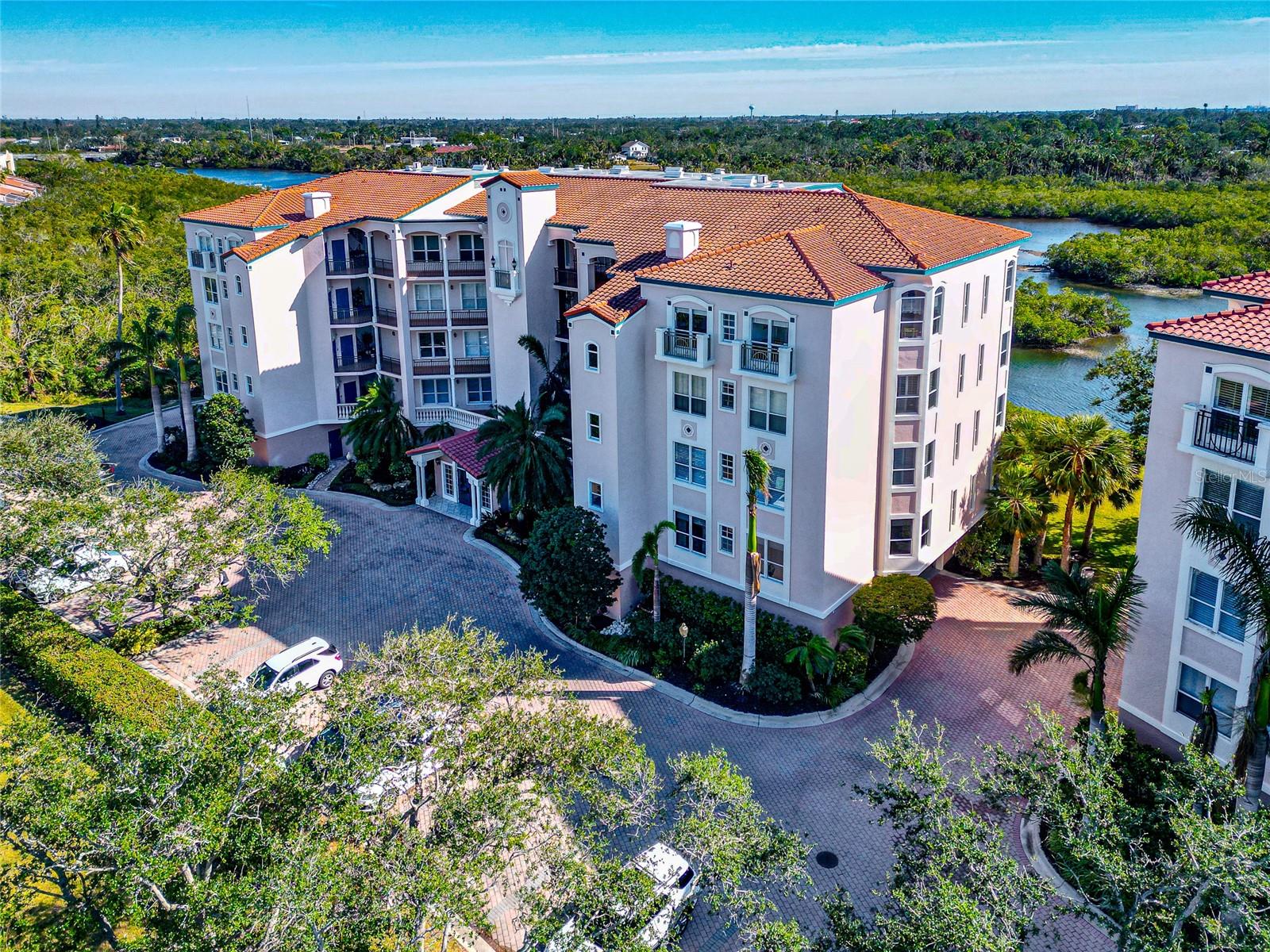 5408 EAGLES POINT CIR #302, SARASOTA, FL — photo 2