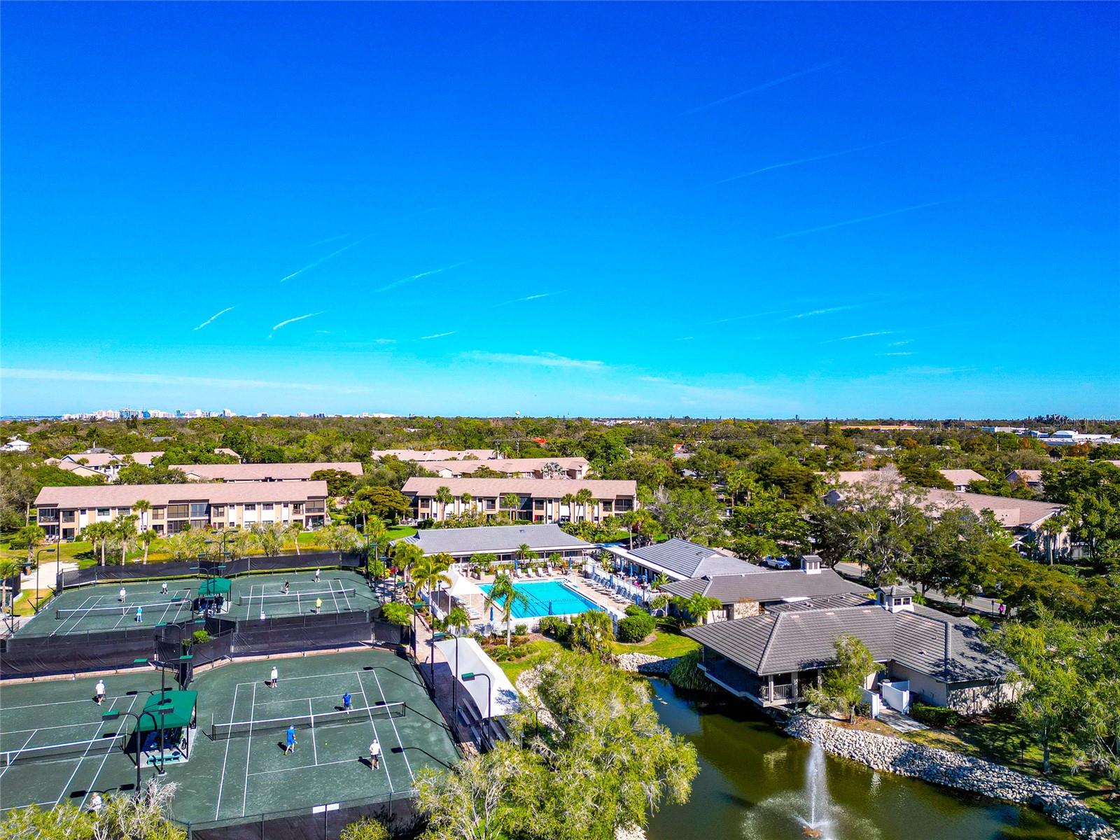 5408 EAGLES POINT CIR #302, SARASOTA, FL — photo 45