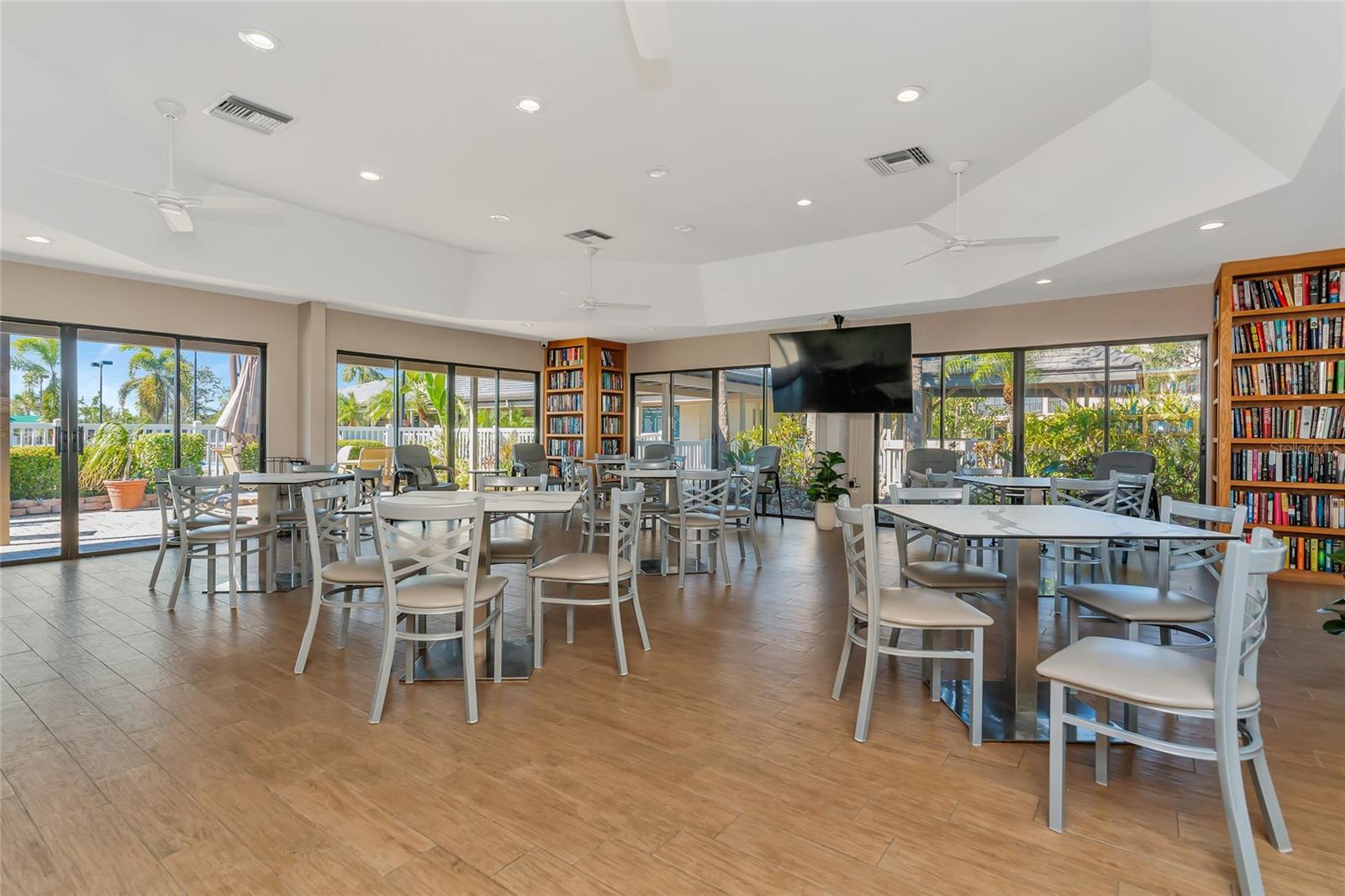 5408 EAGLES POINT CIR #302, SARASOTA, FL — photo 49