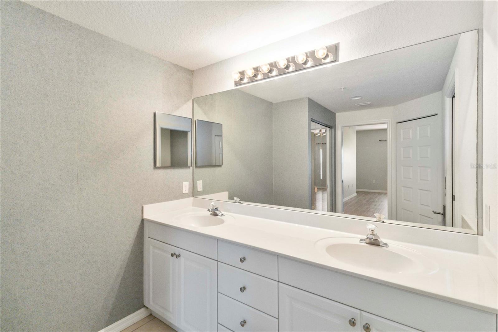 6351 BAY CEDAR LN, BRADENTON, FL — photo 17