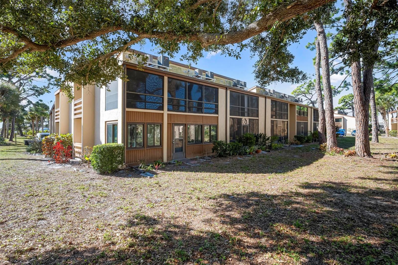 25 QUAILS RUN BLVD #6, ENGLEWOOD, FL — photo 4
