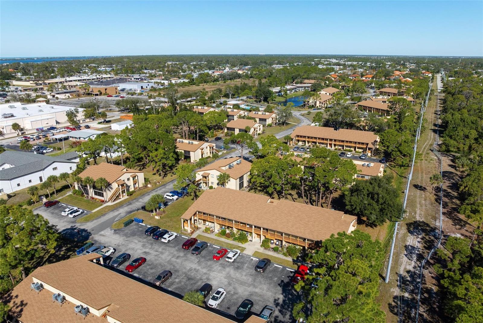25 QUAILS RUN BLVD #6, ENGLEWOOD, FL — photo 7