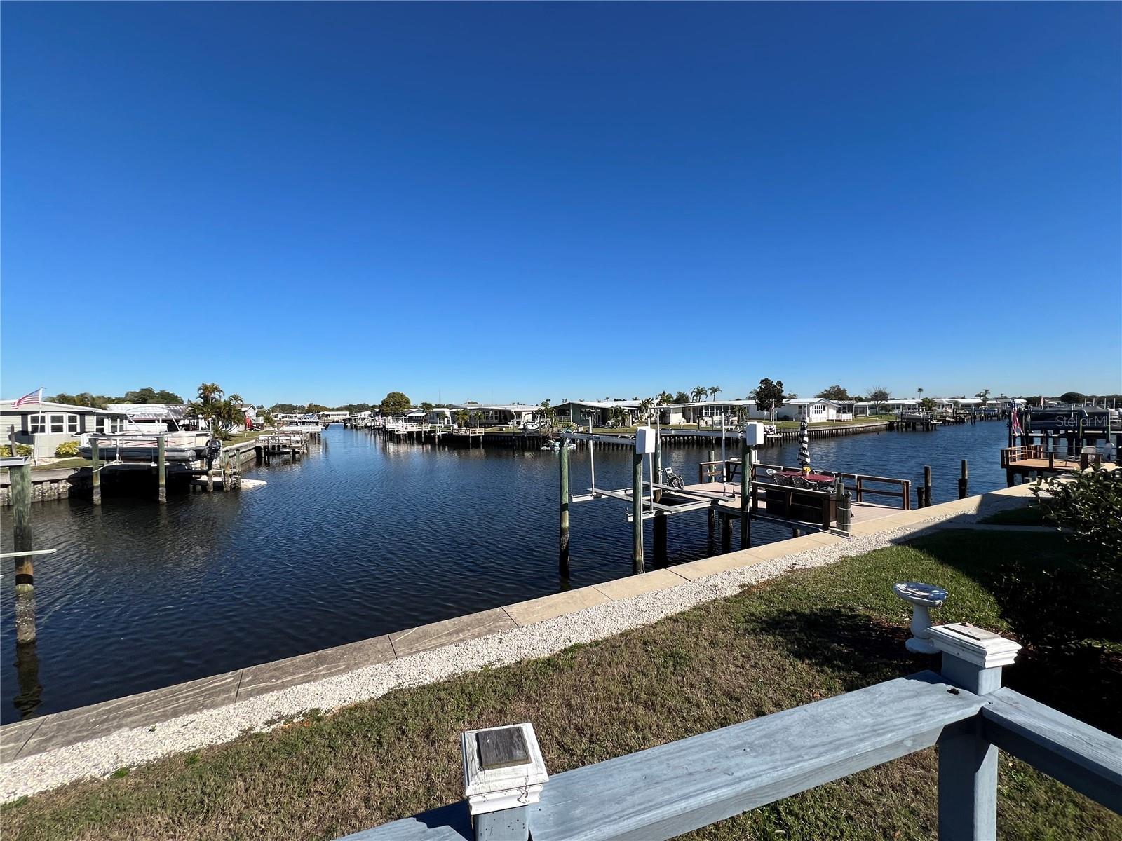 217 MOUNT ISLE AVE NE #197, ST PETERSBURG, FL — photo 42