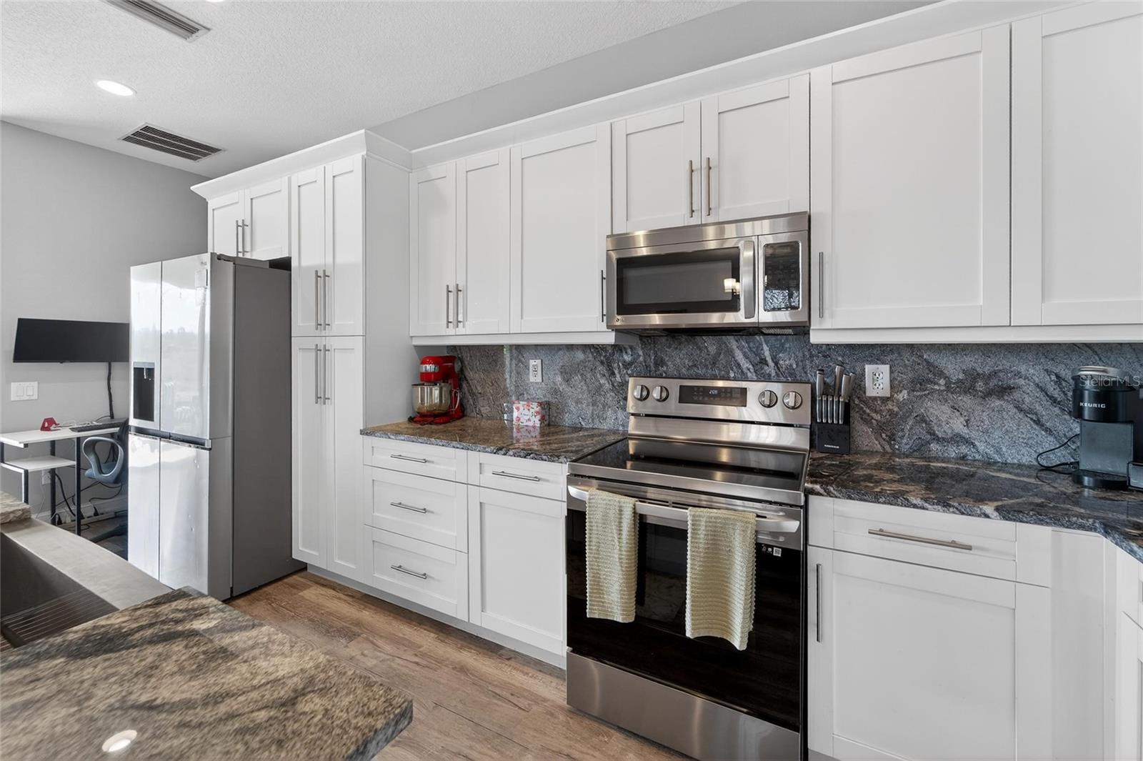 13701 CREST LAKE DR, HUDSON, FL — photo 16