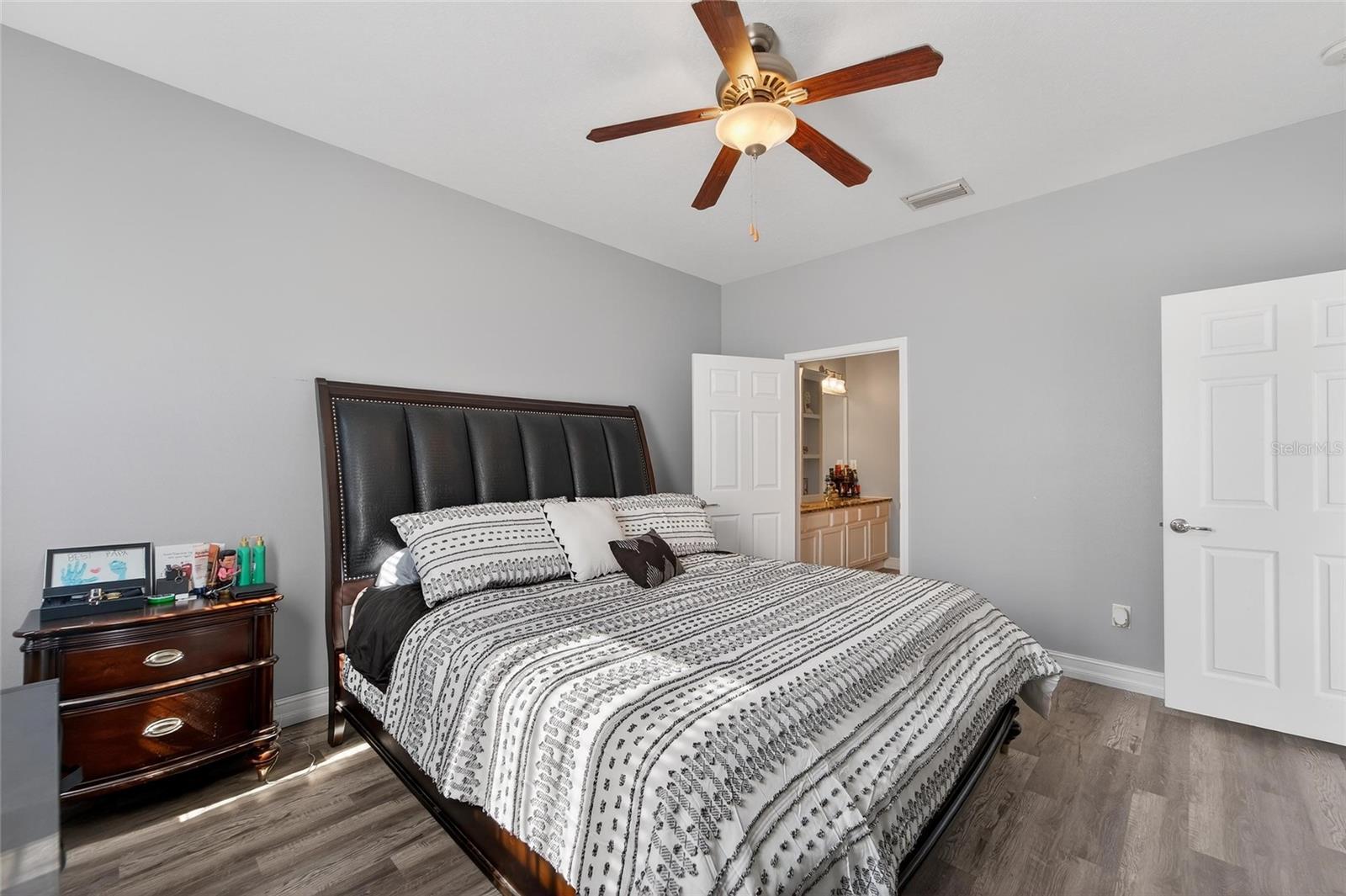 13701 CREST LAKE DR, HUDSON, FL — photo 36