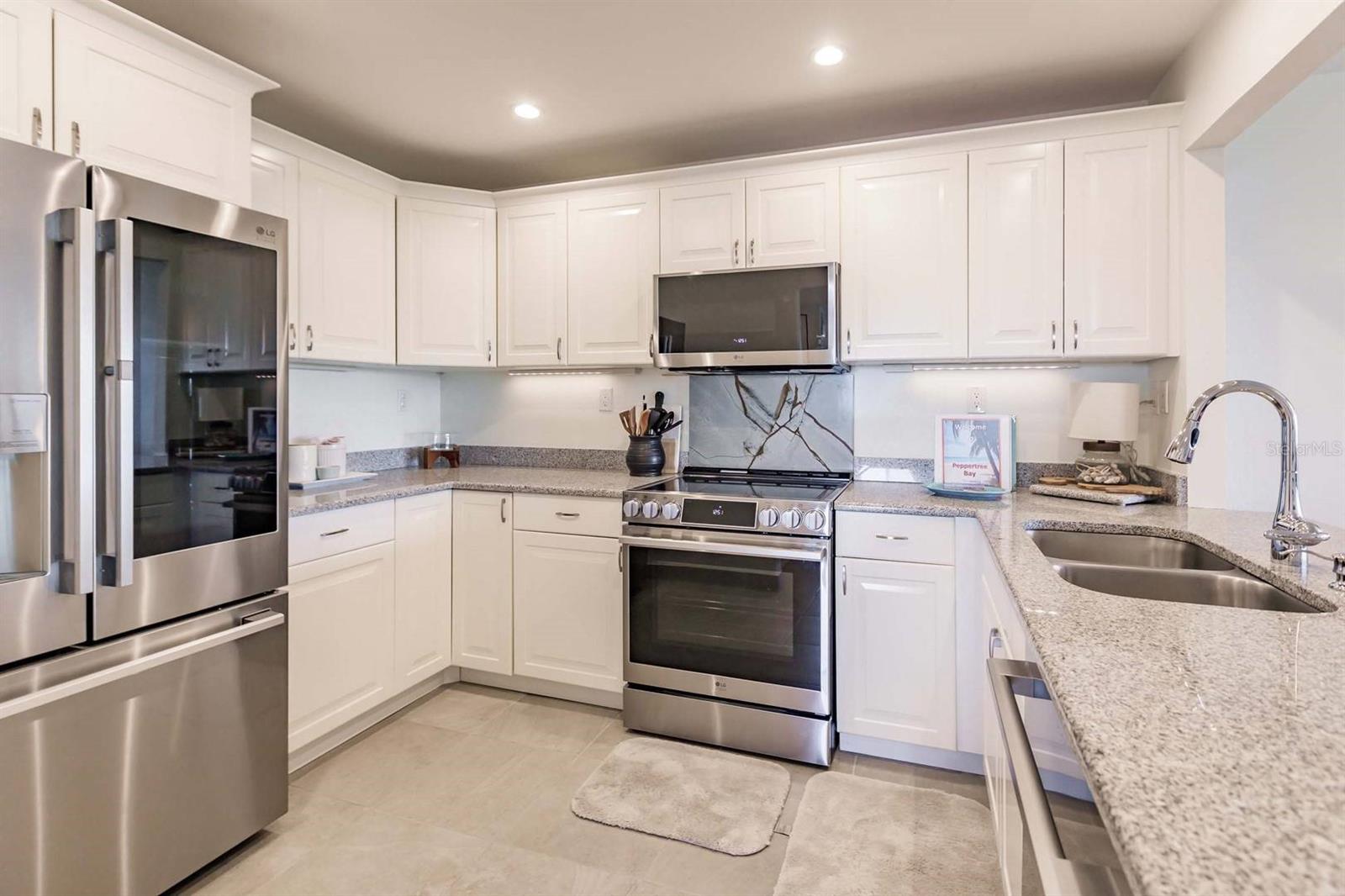 1125 W PEPPERTREE DR #407, SARASOTA, FL — photo 8