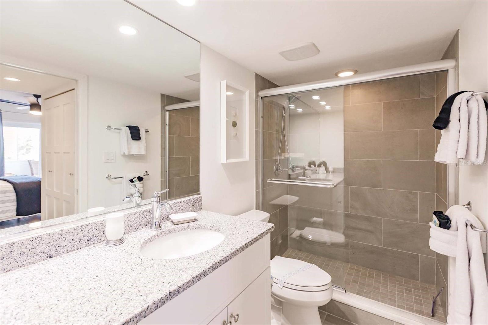1125 W PEPPERTREE DR #407, SARASOTA, FL — photo 12