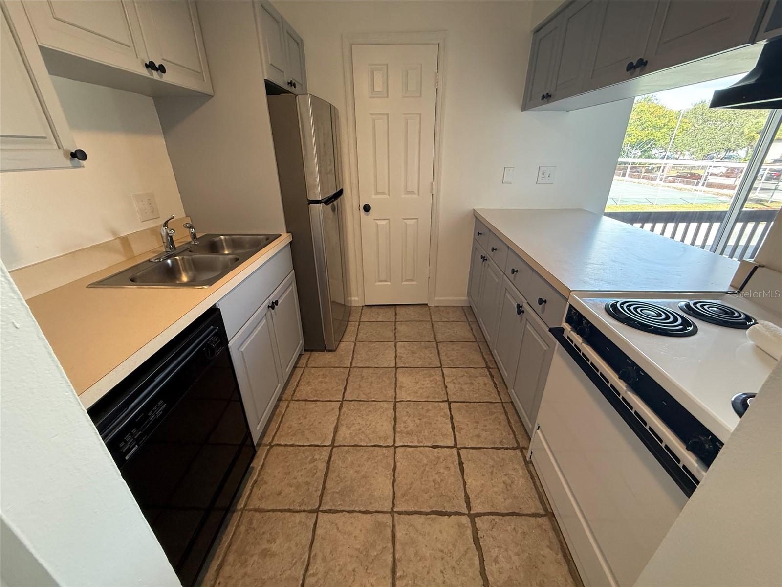 2636 HIDDEN LAKE DR N #H, SARASOTA, FL — photo 4