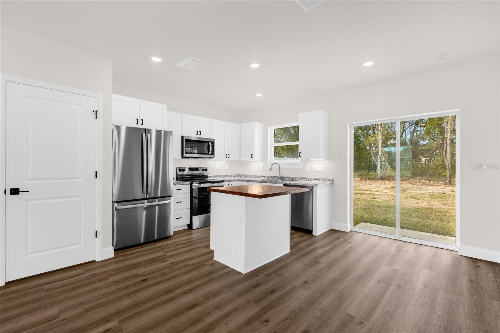 16440 SE 87TH CT, SUMMERFIELD, FL — photo 11