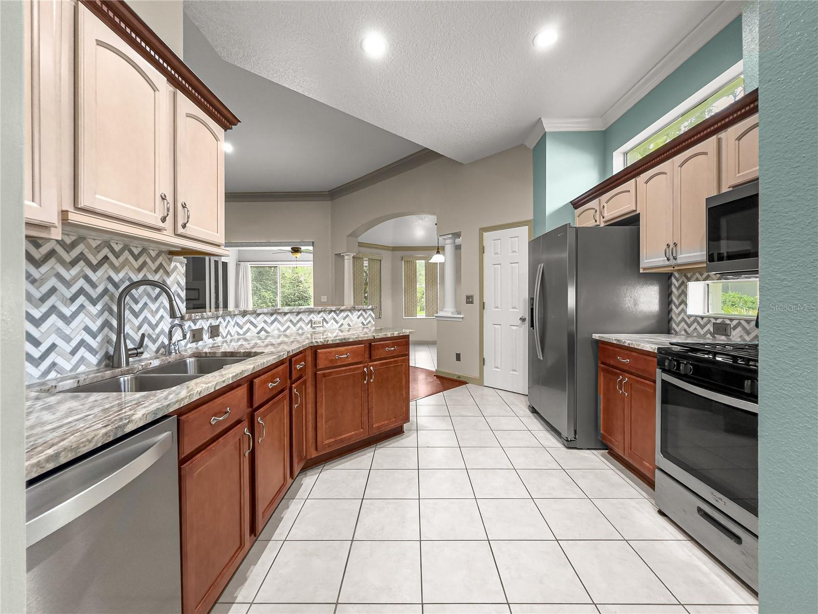 8045 WATERBURY WAY, MOUNT DORA, FL — photo 19