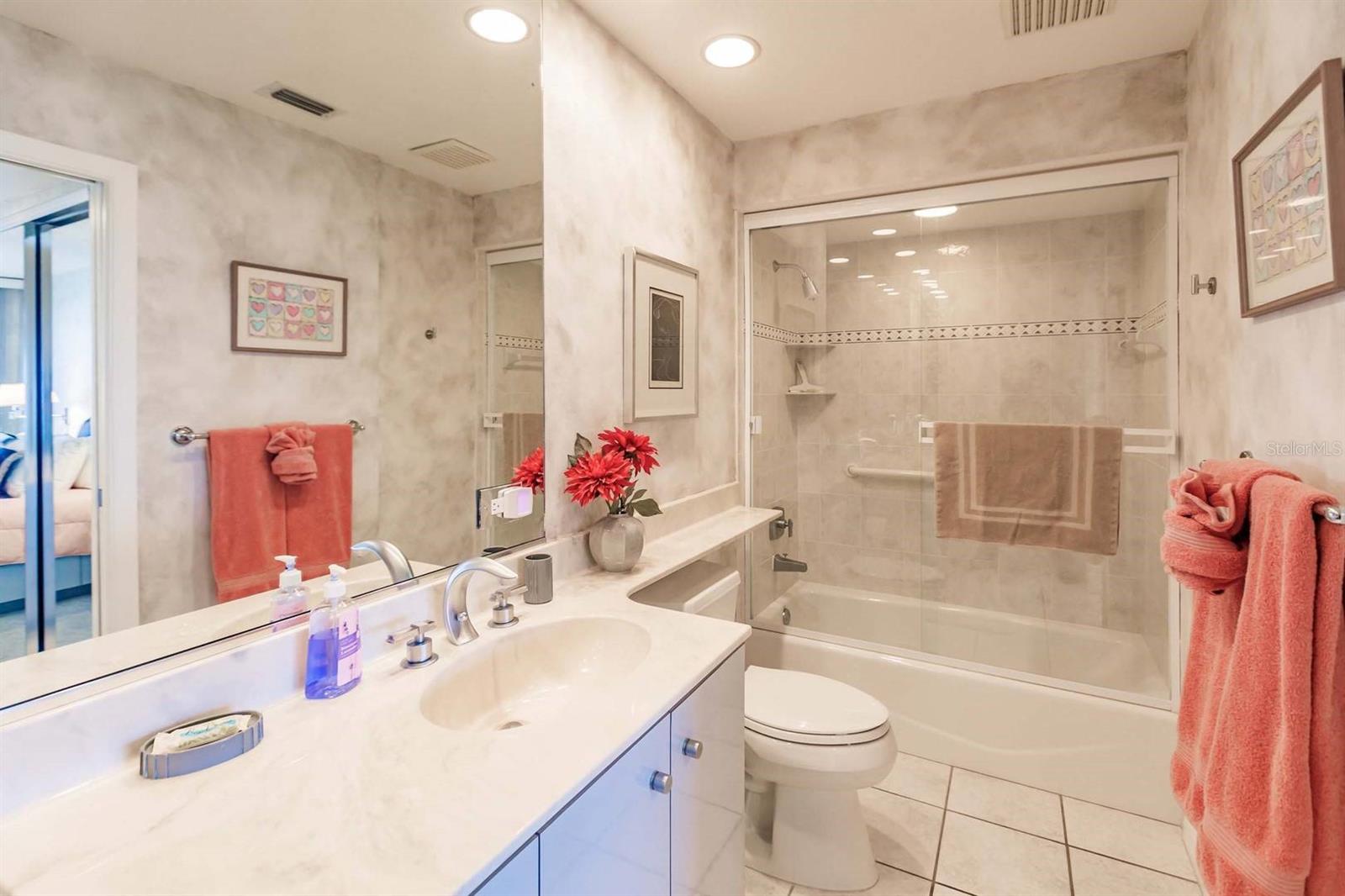 1055 W PEPPERTREE DR #802AA, SARASOTA, FL — photo 32