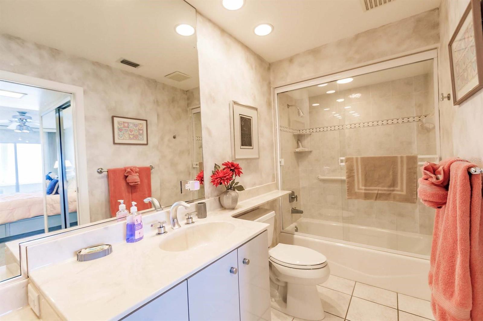 1055 W PEPPERTREE DR #802AA, SARASOTA, FL — photo 33