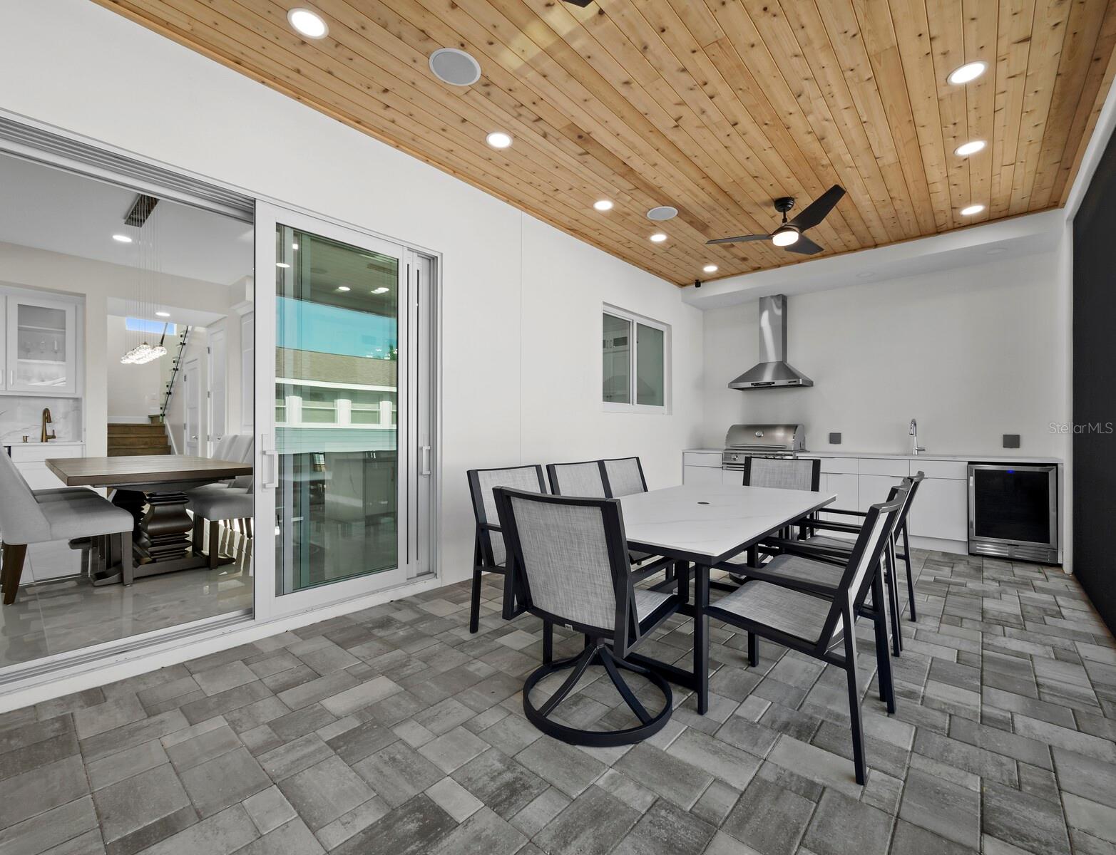 635 JUNGLE QUEEN WAY, LONGBOAT KEY, FL — photo 19