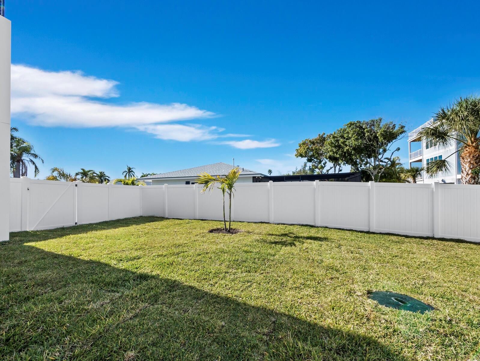 635 JUNGLE QUEEN WAY, LONGBOAT KEY, FL — photo 45