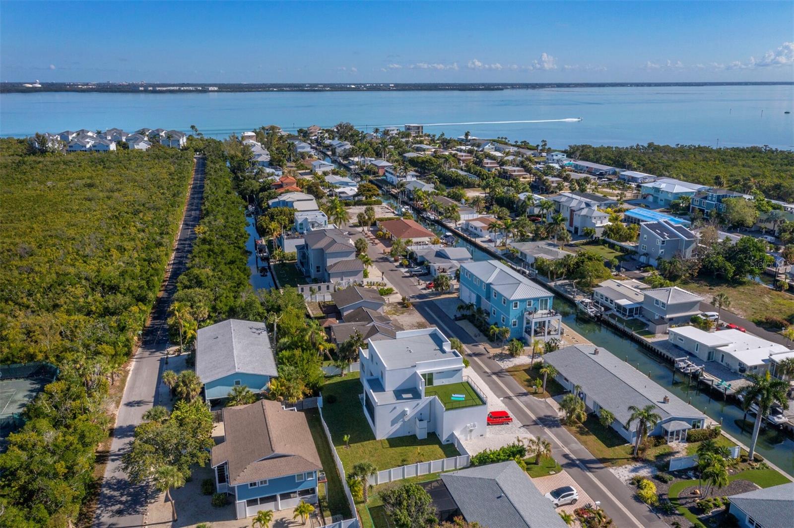 635 JUNGLE QUEEN WAY, LONGBOAT KEY, FL — photo 48