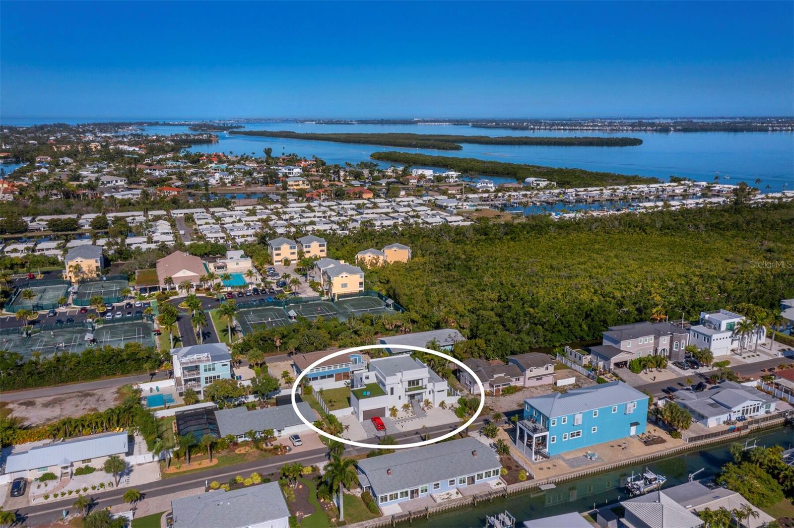 635 JUNGLE QUEEN WAY, LONGBOAT KEY, FL — photo 52