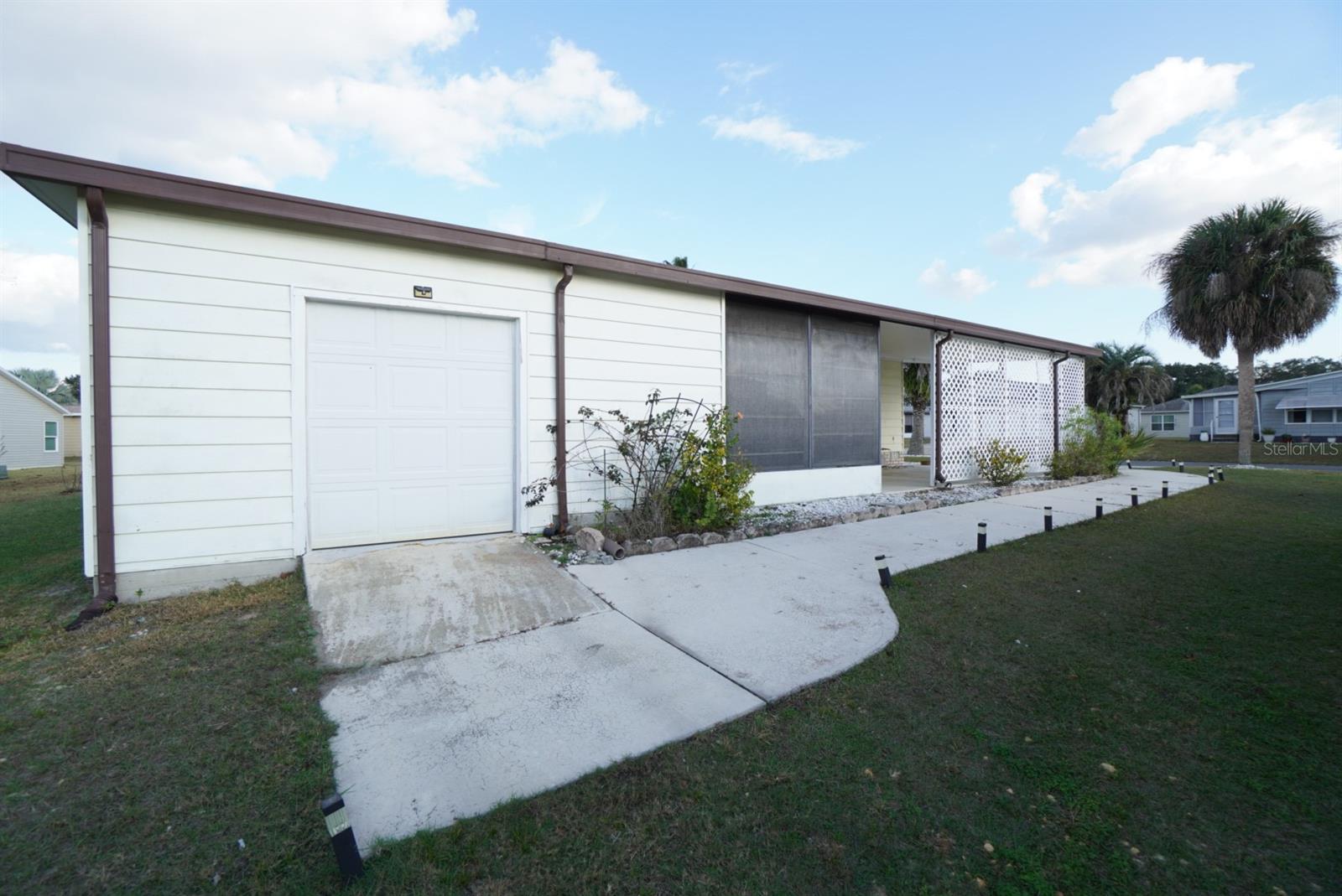 717 ROYAL PALM AVE, LADY LAKE, FL — photo 31
