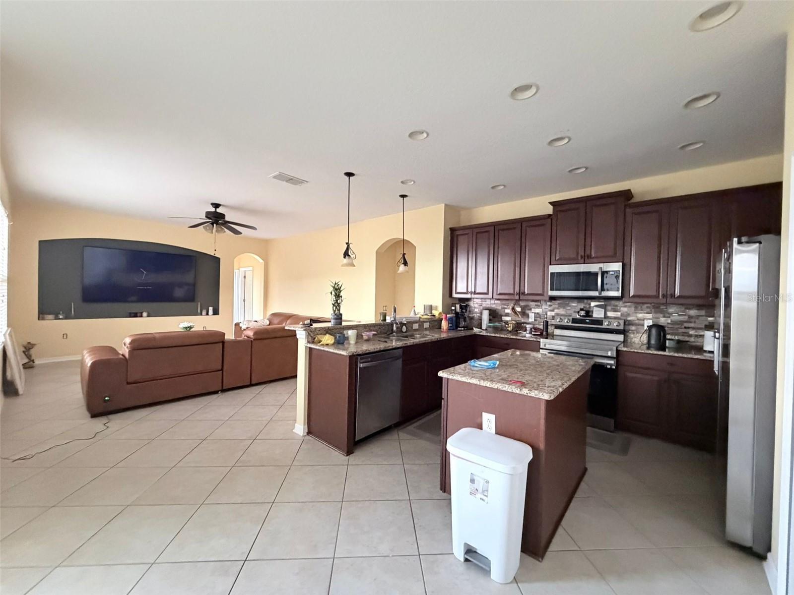 589 BLUE CYPRESS DR, GROVELAND, FL — photo 10