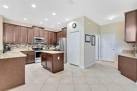 589 BLUE CYPRESS DR, GROVELAND, FL — photo 7