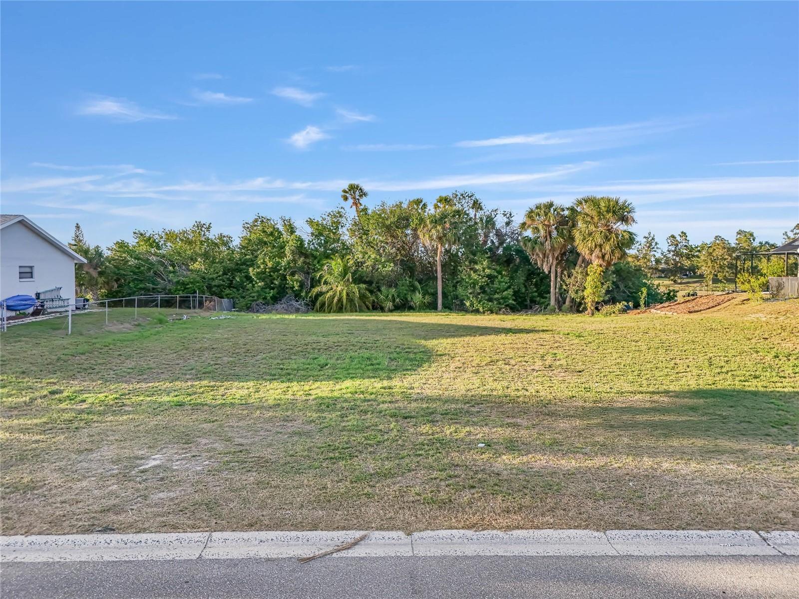 901 EAGLE LN, APOLLO BEACH, FL — photo 2