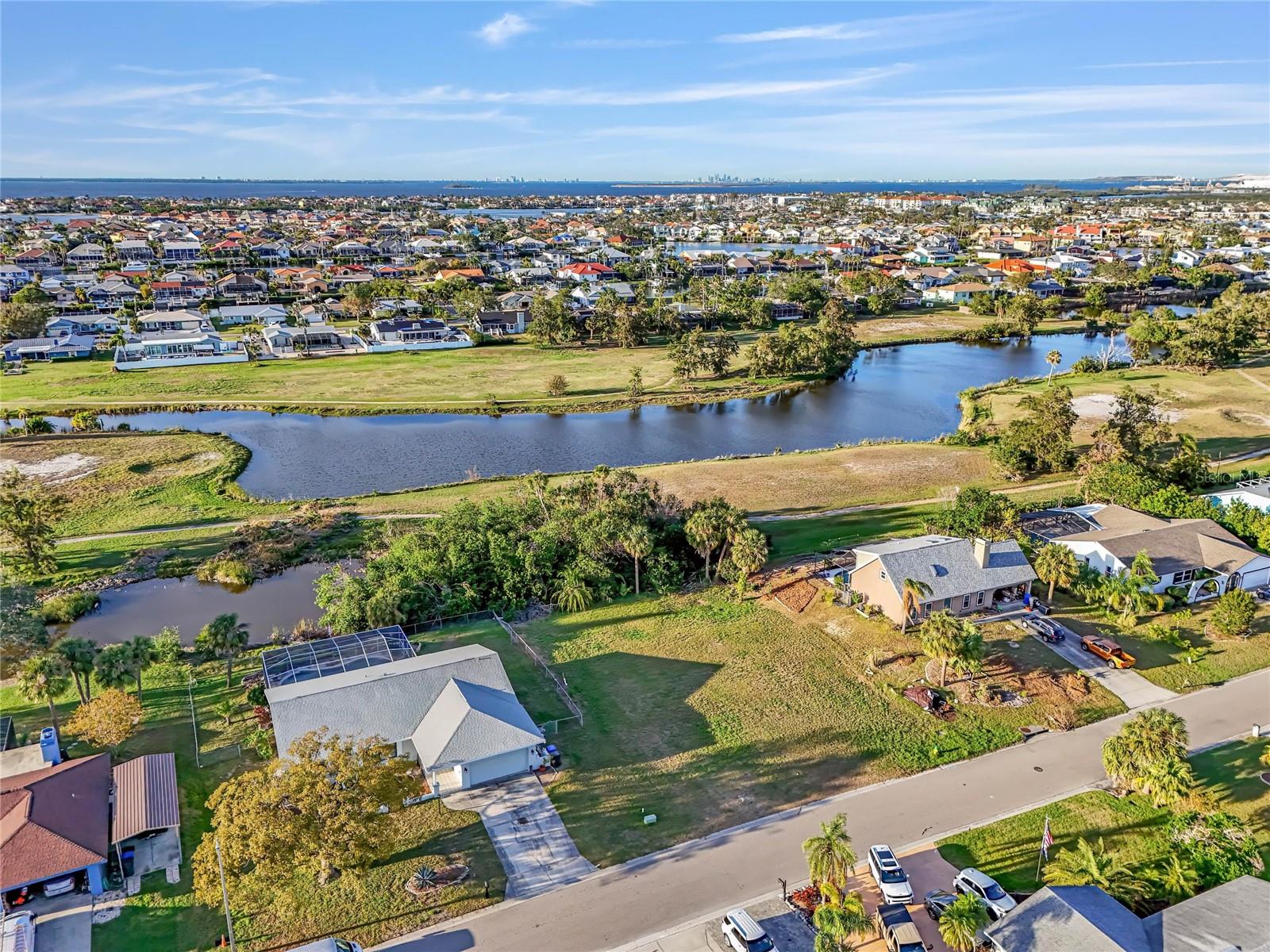 901 EAGLE LN, APOLLO BEACH, FL