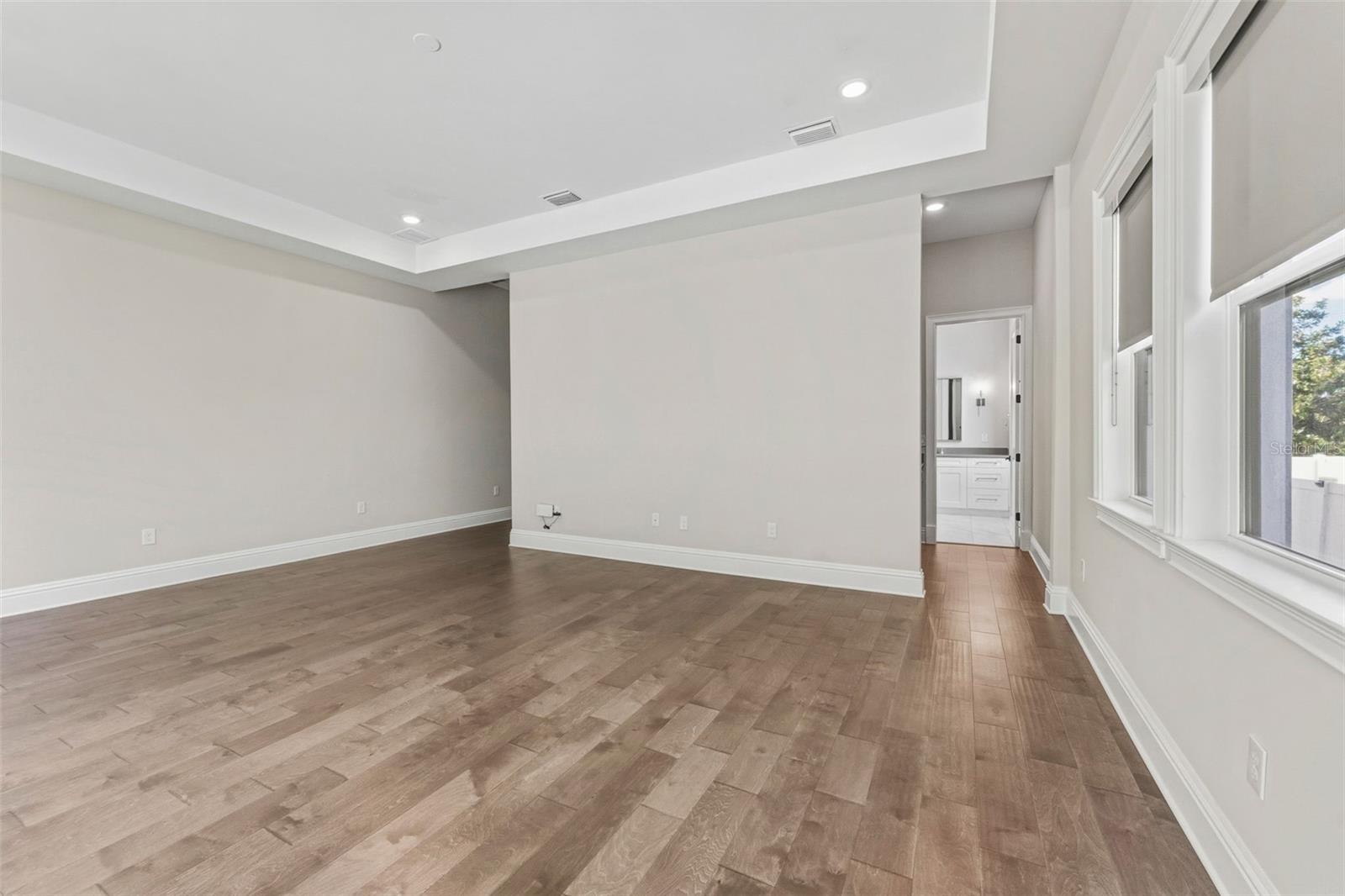 481 W DAVIS BLVD, TAMPA, FL — photo 27