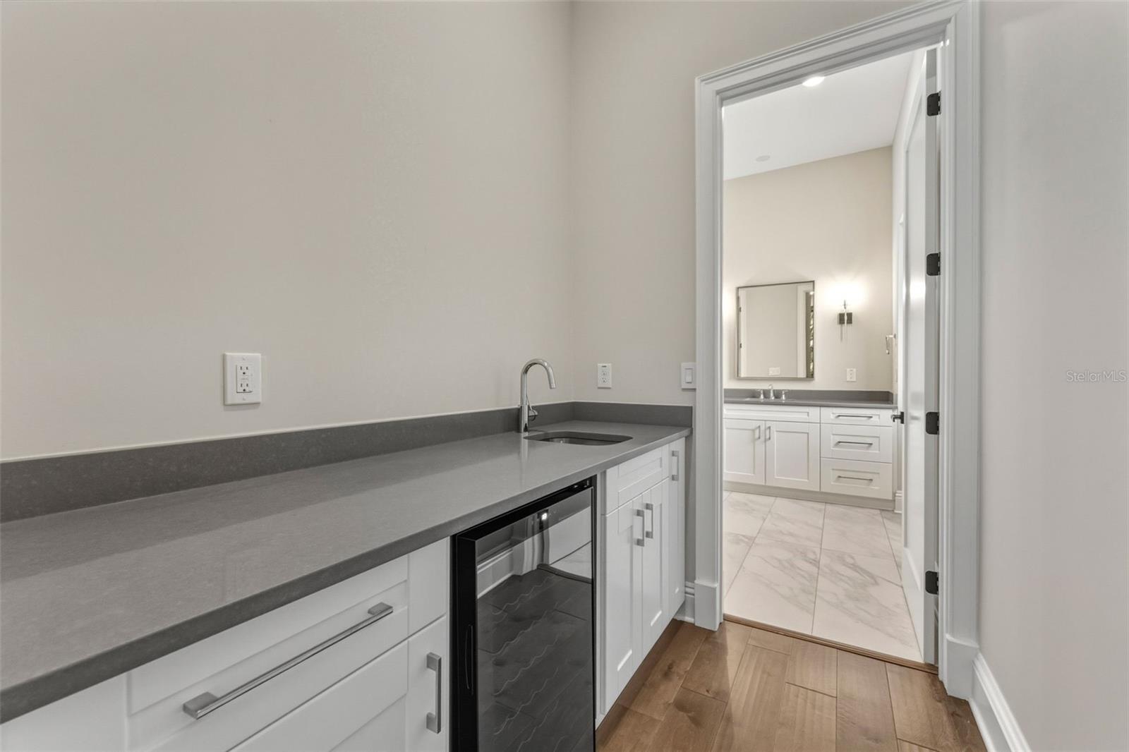481 W DAVIS BLVD, TAMPA, FL — photo 30