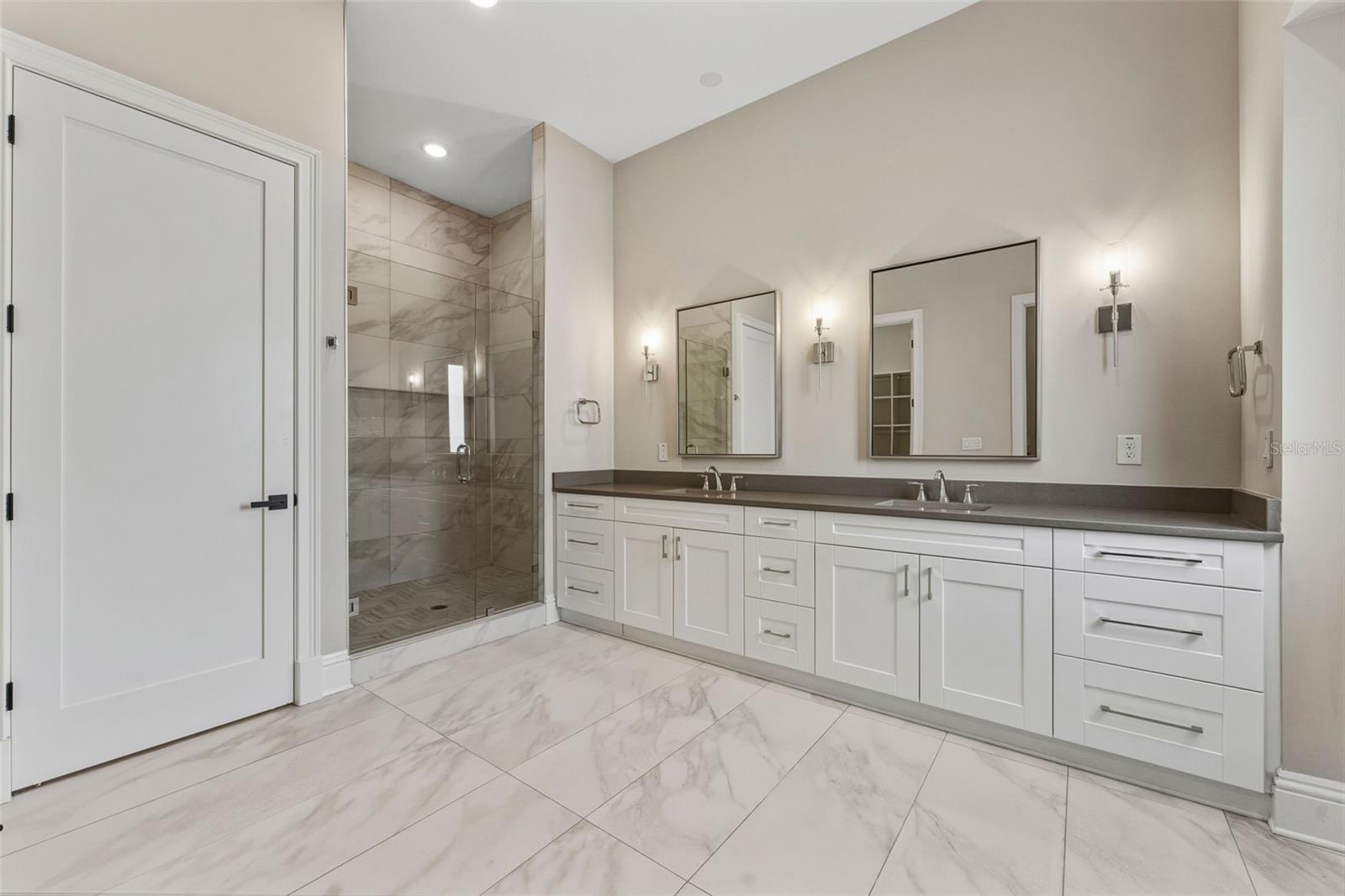481 W DAVIS BLVD, TAMPA, FL — photo 31