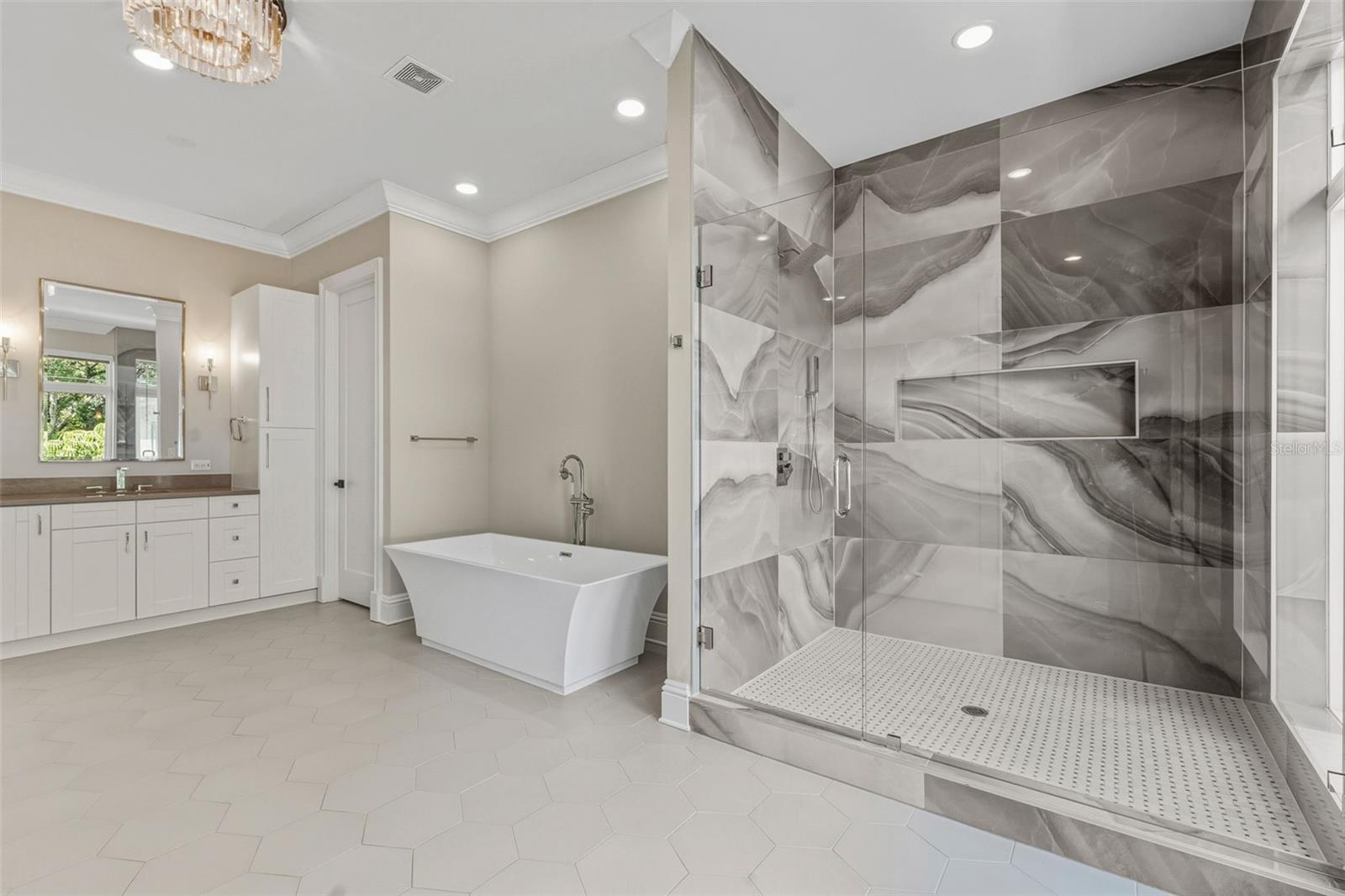 481 W DAVIS BLVD, TAMPA, FL — photo 39
