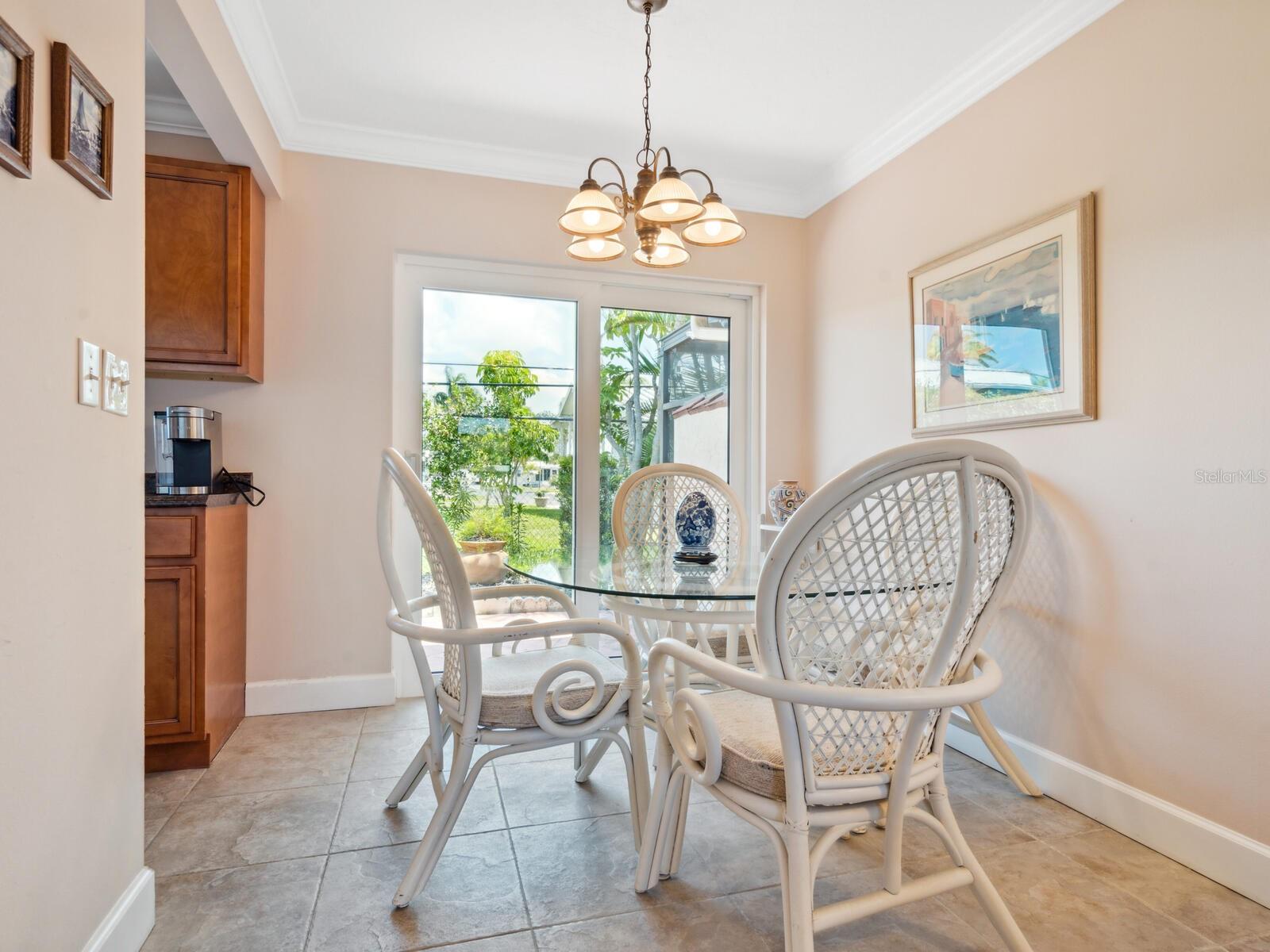 2153 PUEBLO CIR #V14, SARASOTA, FL — photo 8