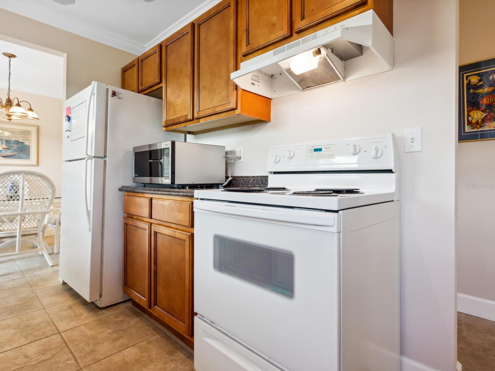 2153 PUEBLO CIR #V14, SARASOTA, FL — photo 10