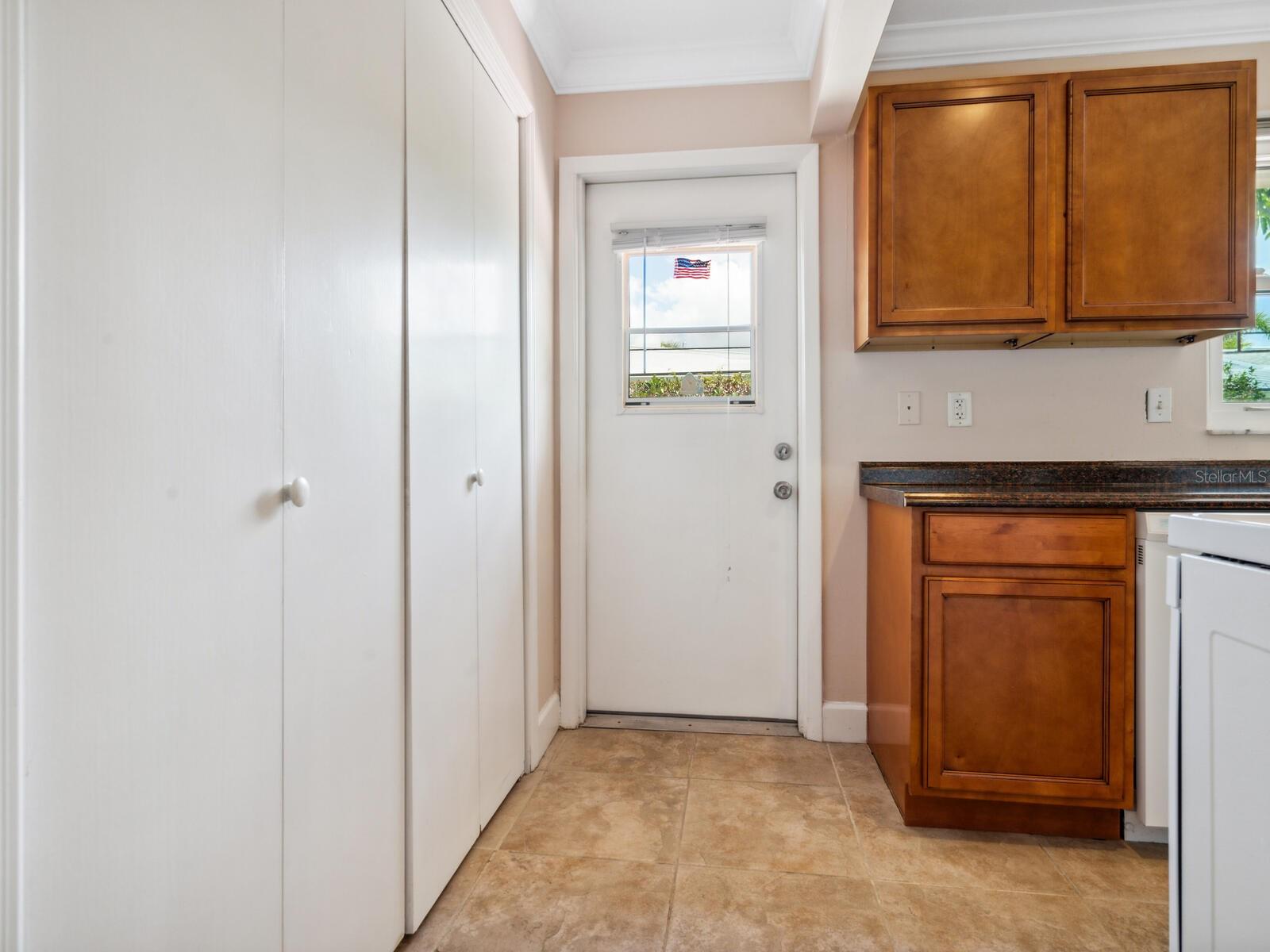 2153 PUEBLO CIR #V14, SARASOTA, FL — photo 12