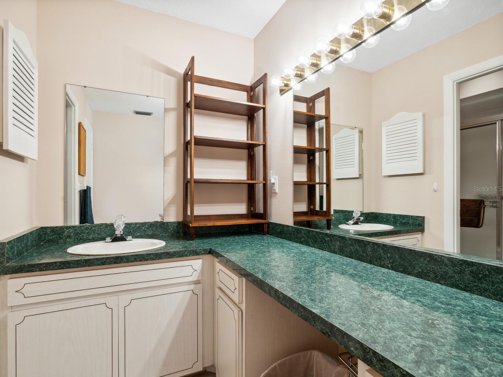 2153 PUEBLO CIR #V14, SARASOTA, FL — photo 16