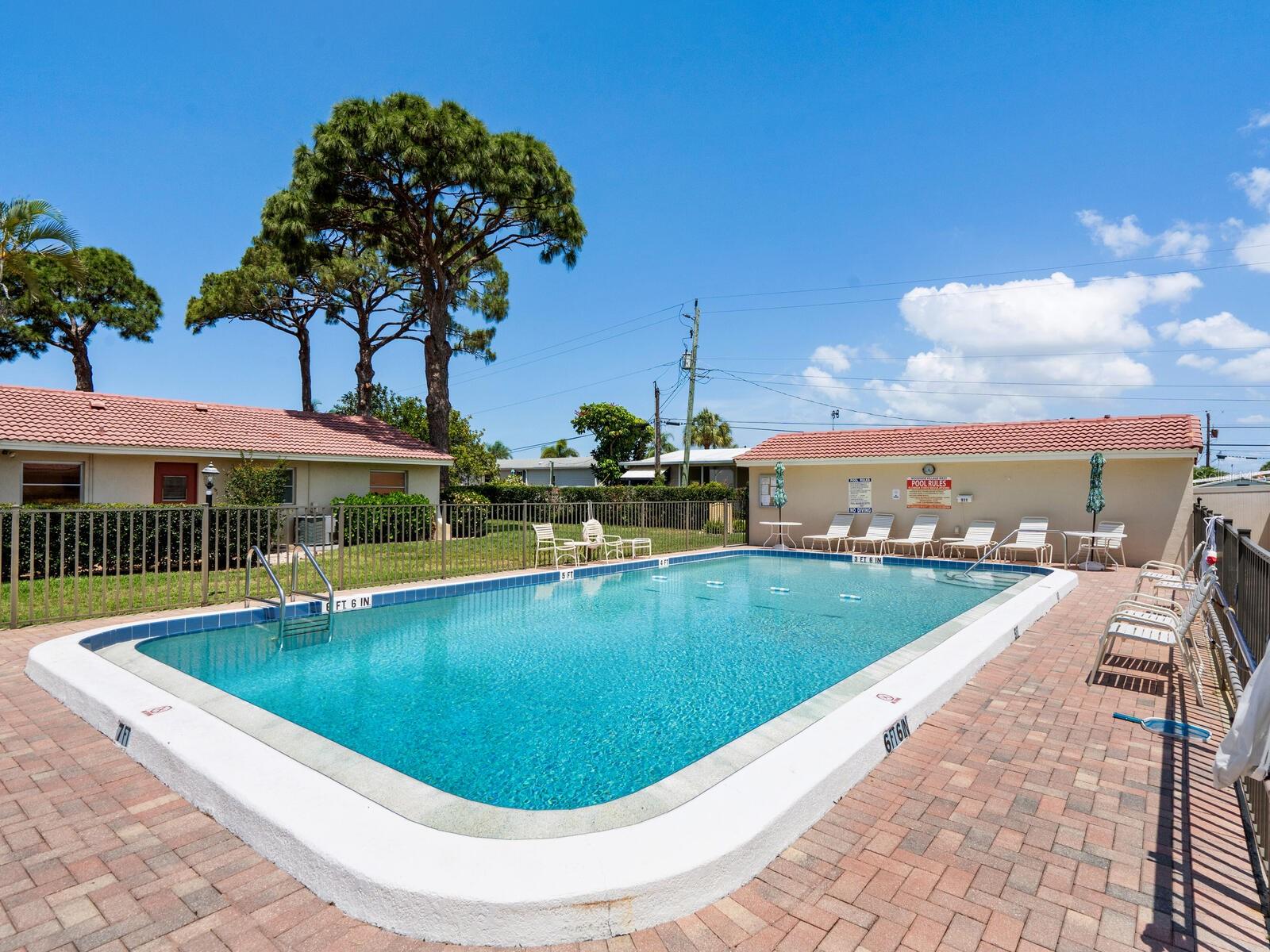 2153 PUEBLO CIR #V14, SARASOTA, FL — photo 23