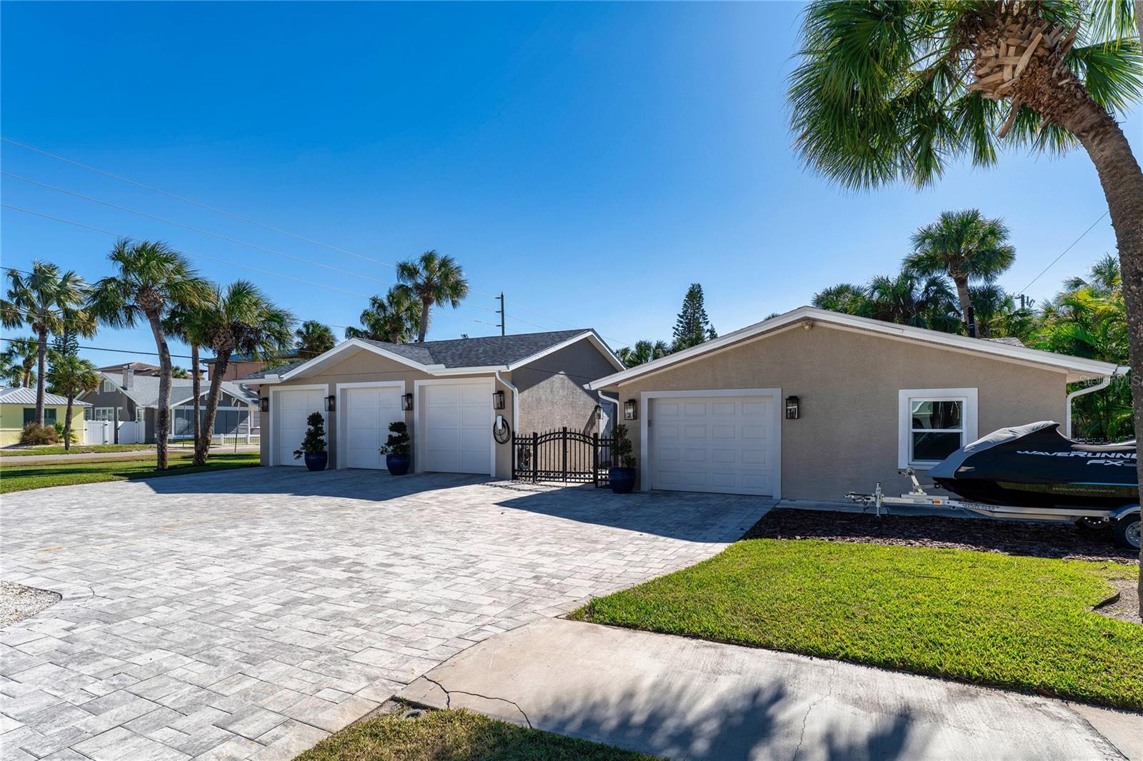 848 MANDALAY AVE, CLEARWATER BEACH, FL — photo 6