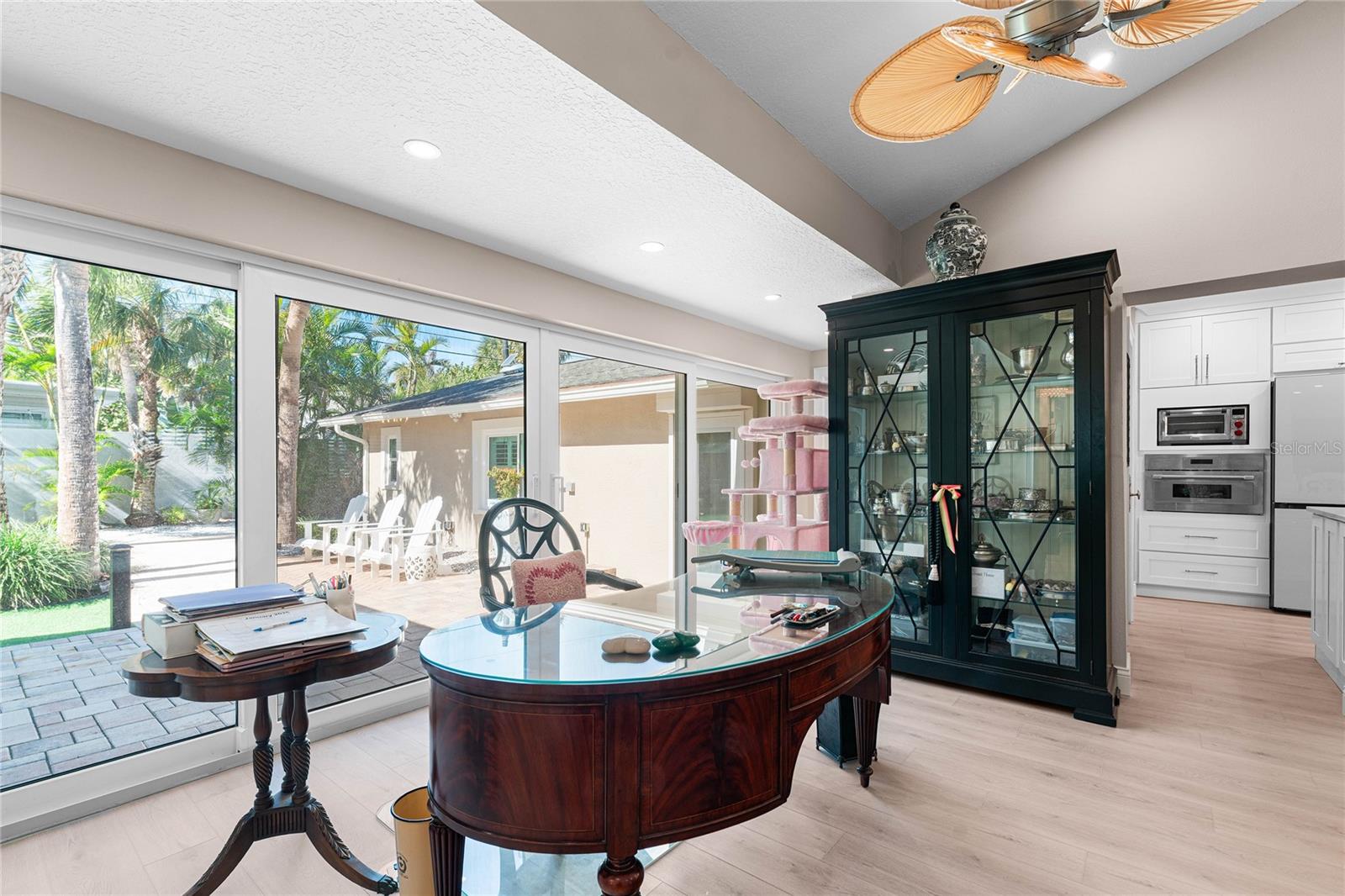 848 MANDALAY AVE, CLEARWATER BEACH, FL — photo 24