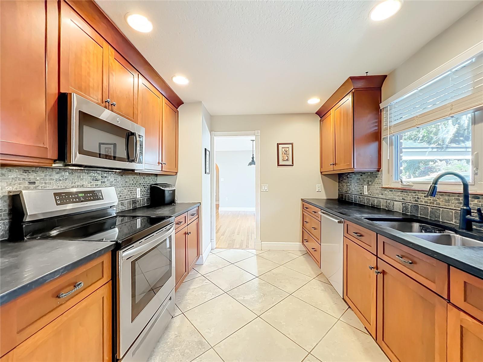2400 TOPPING PL, EUSTIS, FL — photo 56