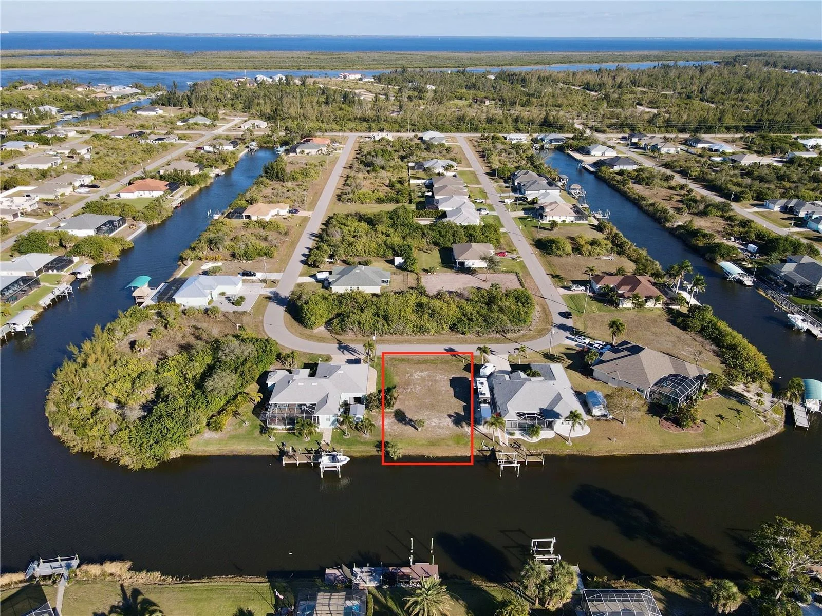 15666 APPLEWHITE CIR, PORT CHARLOTTE, FL — photo 10