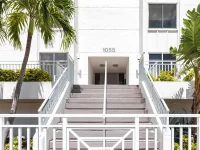 1055 W PEPPERTREE DR #106AA — photo 1