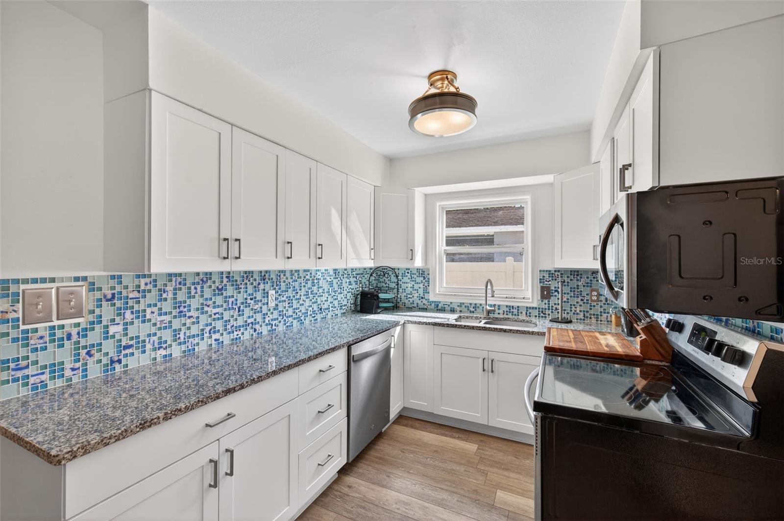 5900 CYPRESS ST N, ST PETERSBURG, FL — photo 2