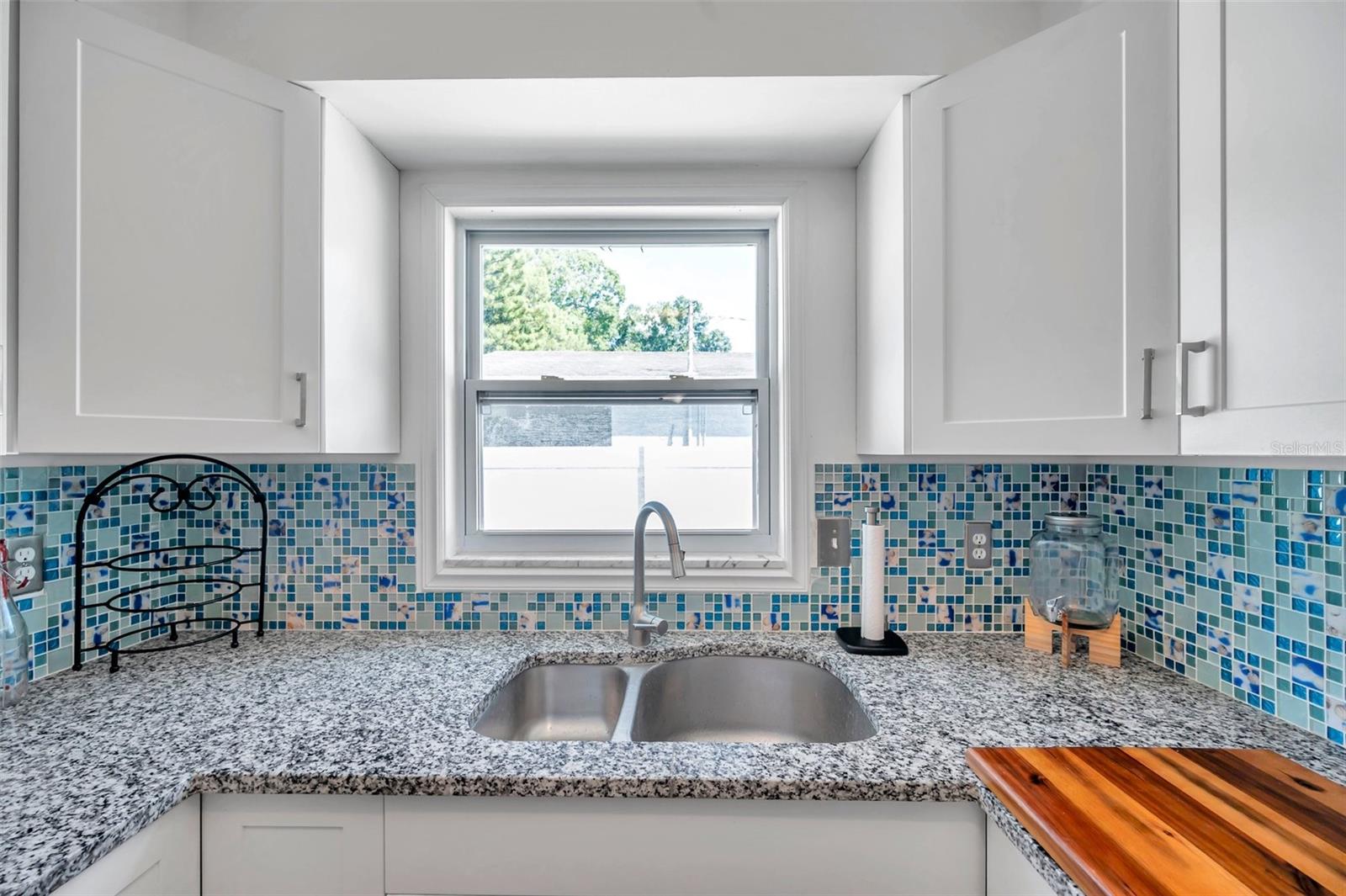 5900 CYPRESS ST N, ST PETERSBURG, FL — photo 3