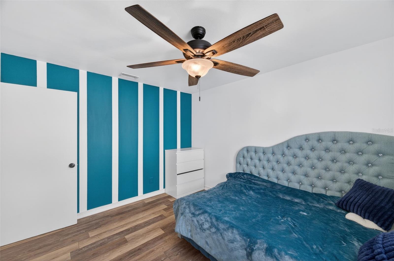 5900 CYPRESS ST N, ST PETERSBURG, FL — photo 17
