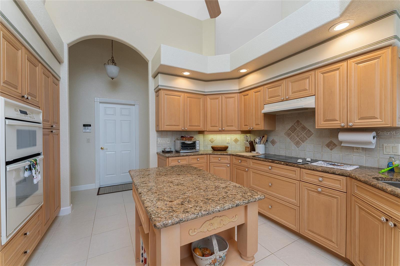 12109 SW KINGSWAY CIR, LAKE SUZY, FL — photo 24