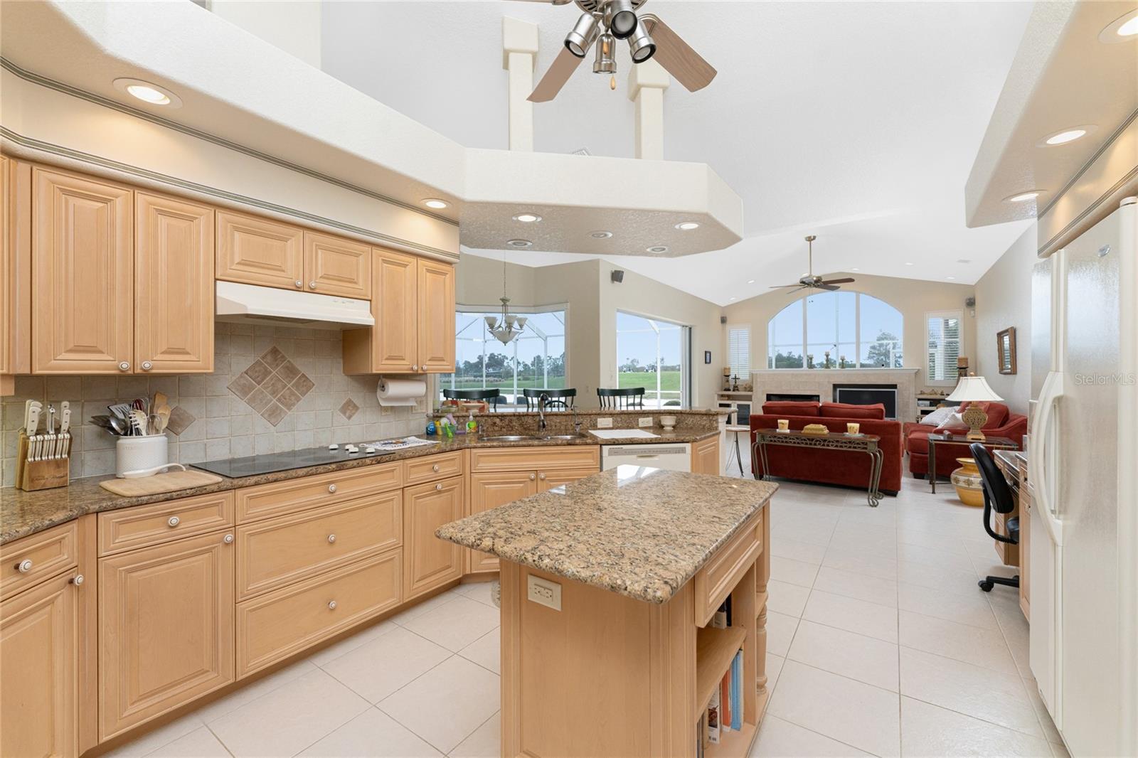12109 SW KINGSWAY CIR, LAKE SUZY, FL — photo 26