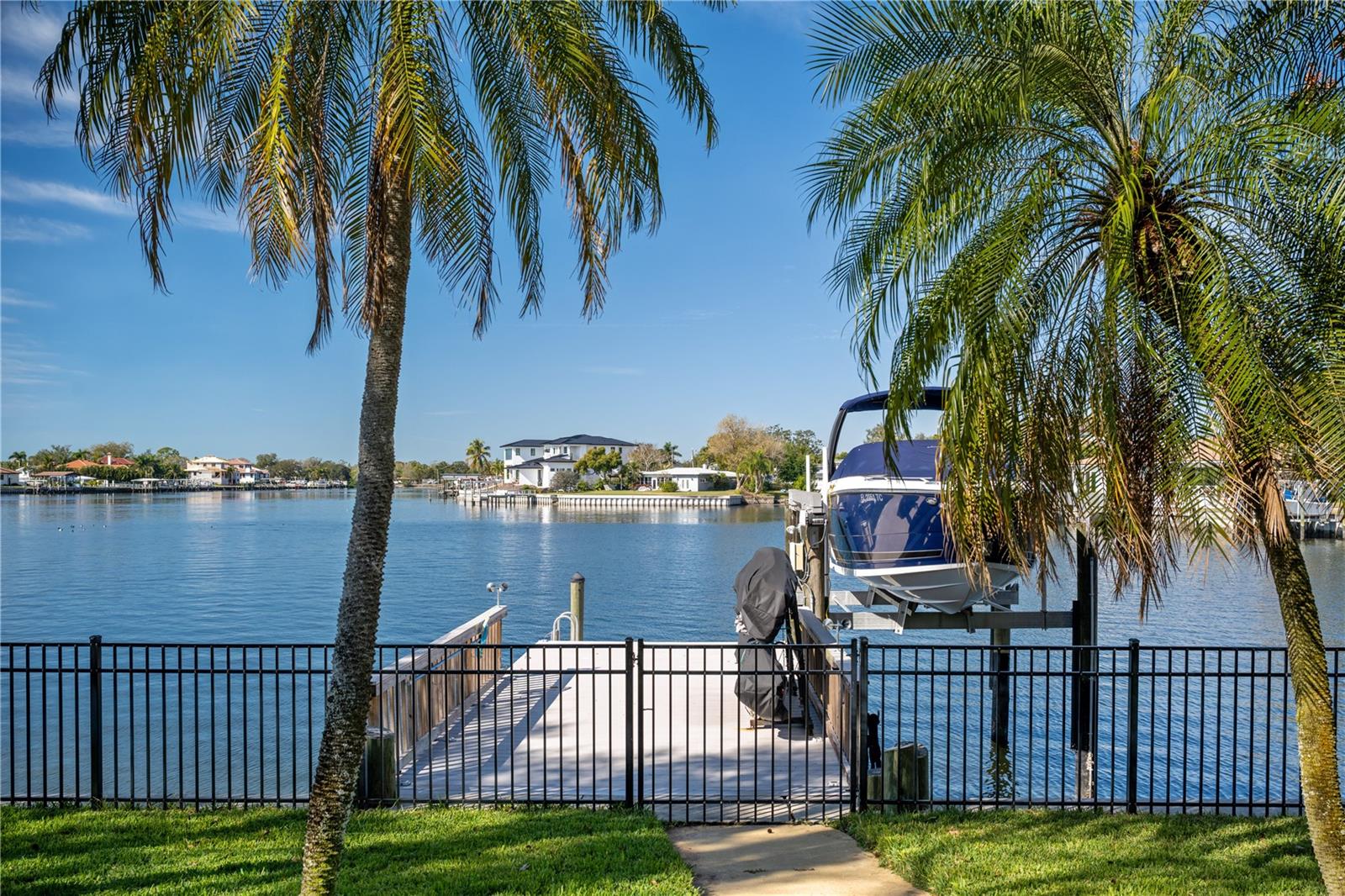 3598 10TH ST NE, ST PETERSBURG, FL — photo 32