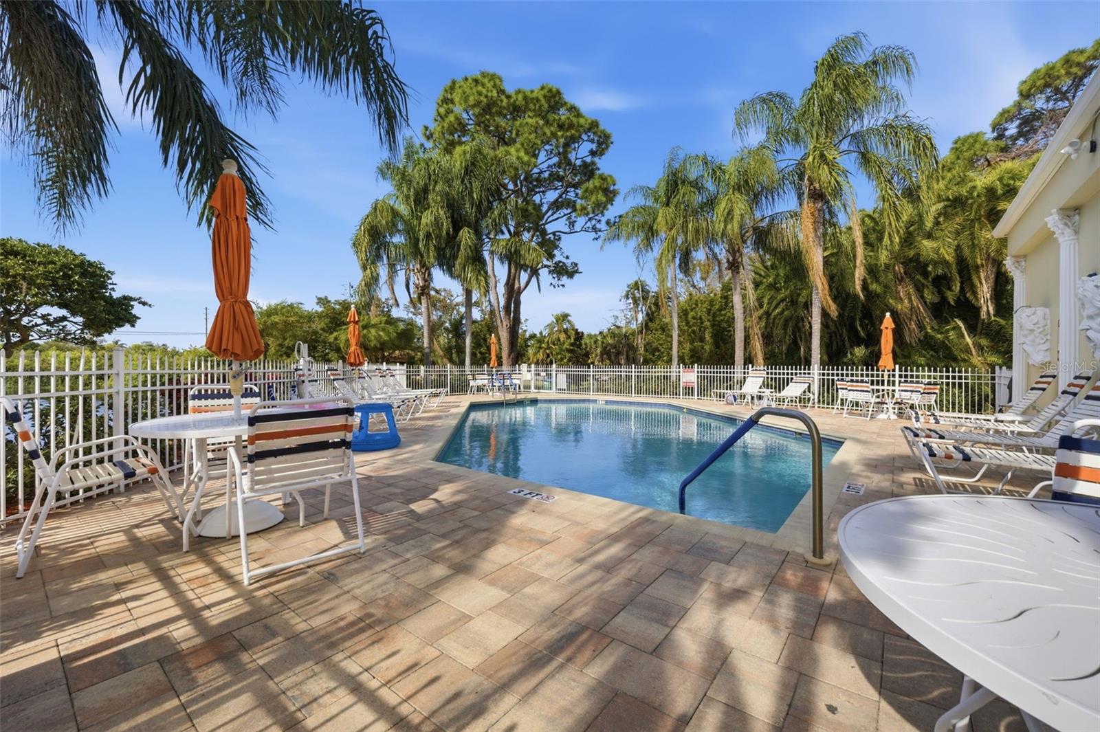 11125 KAPOK GRAND CIR, MADEIRA BEACH, FL — photo 55